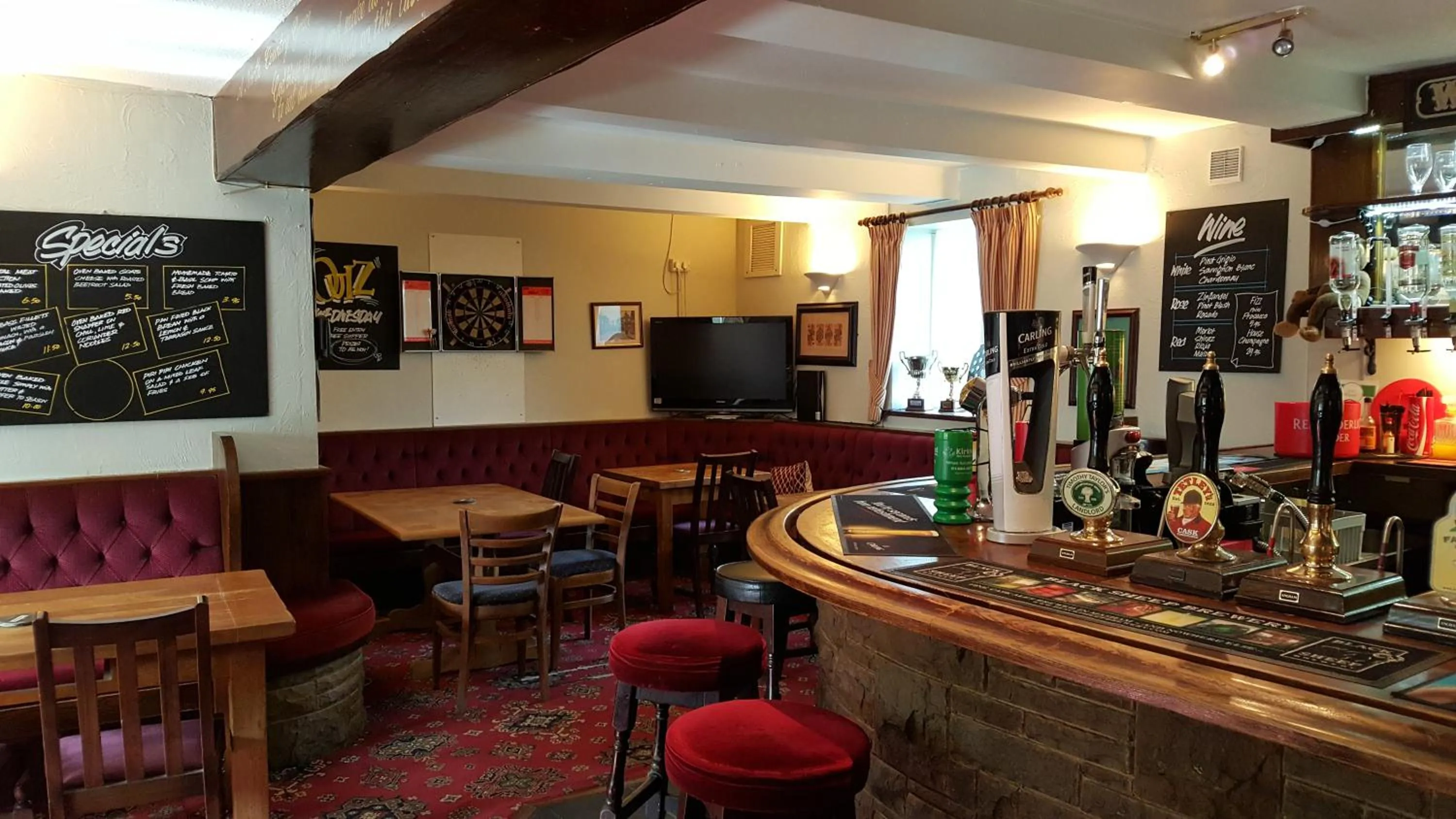 Lounge or bar in The Rose and Crown