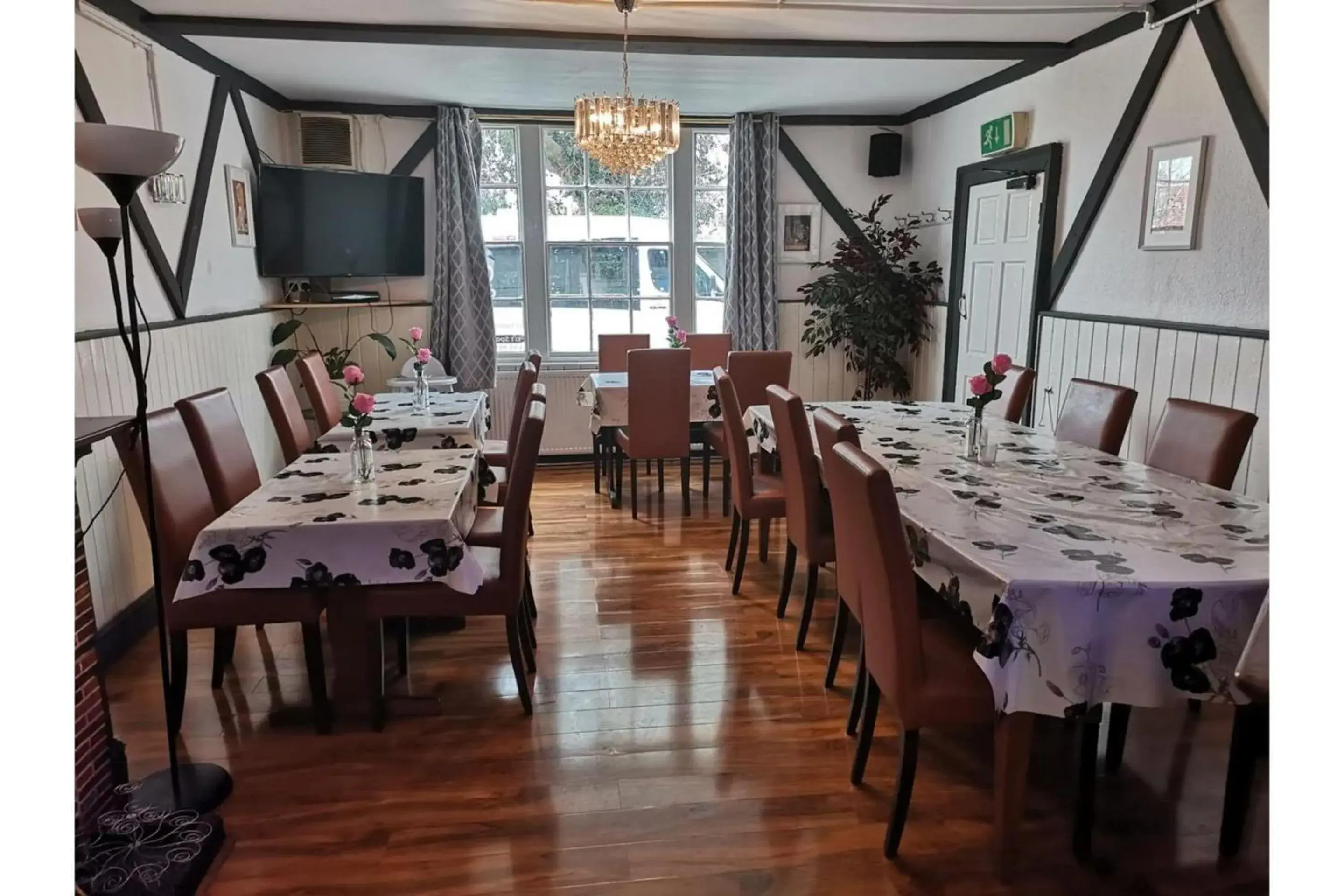 Restaurant/places to eat in Swan Inn, Heathrow Airport Restaurant/places to eat in Swan Inn, Heathrow Airport