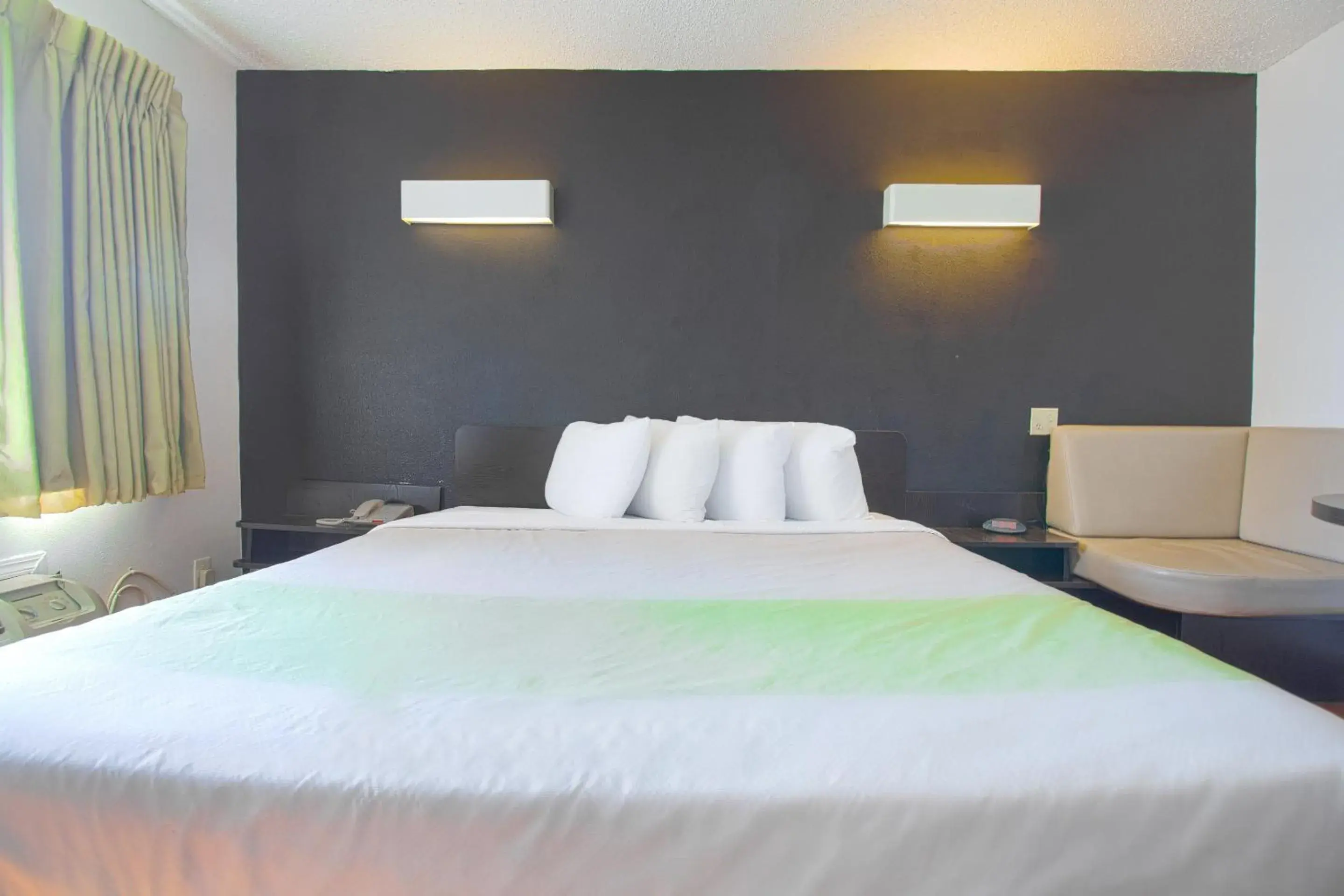 Bedroom in Studio Inn Extended Stay Oklahoma City Airport by OYO Bedroom in Studio Inn Extended Stay Oklahoma City Airport by OYO