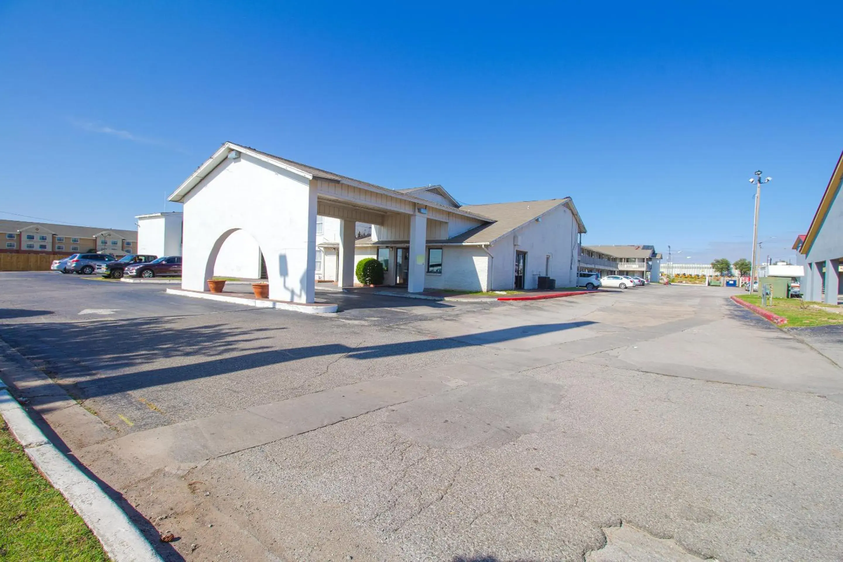 Facade/entrance, Property Building in Studio Inn Extended Stay Oklahoma City Airport by OYO