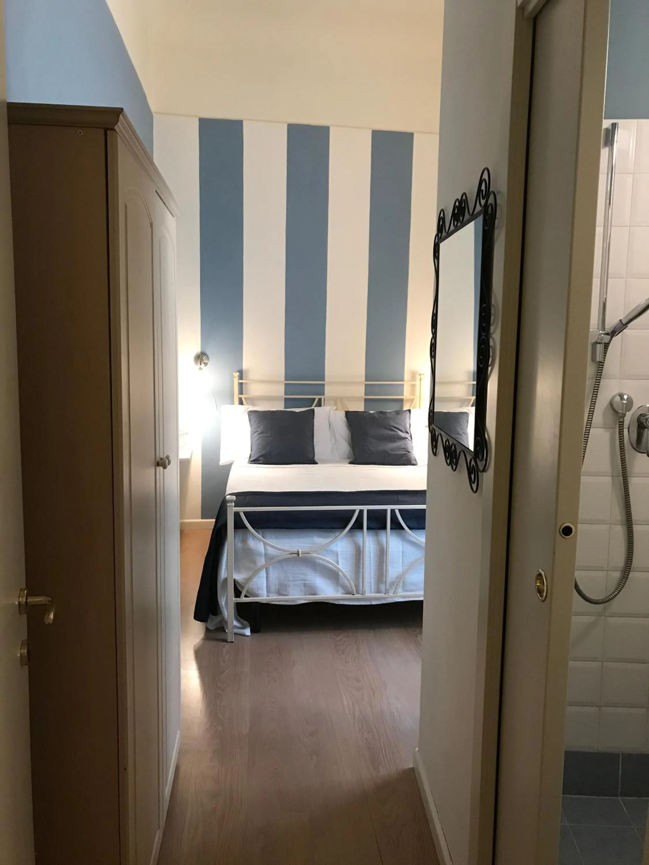 Bathroom, Bed in B&B Di Piazza Del Duomo