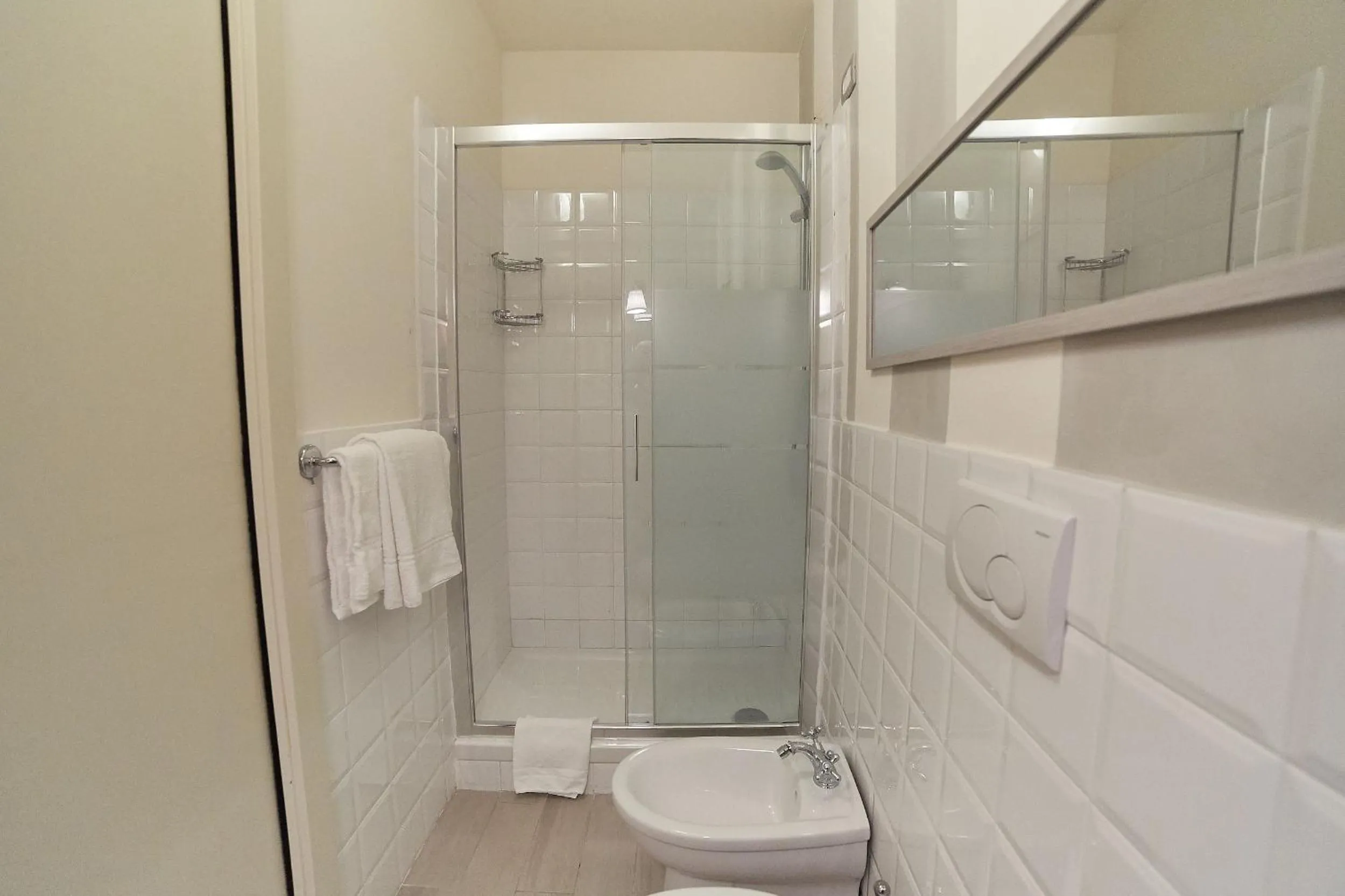 Shower in B&B Di Piazza Del Duomo