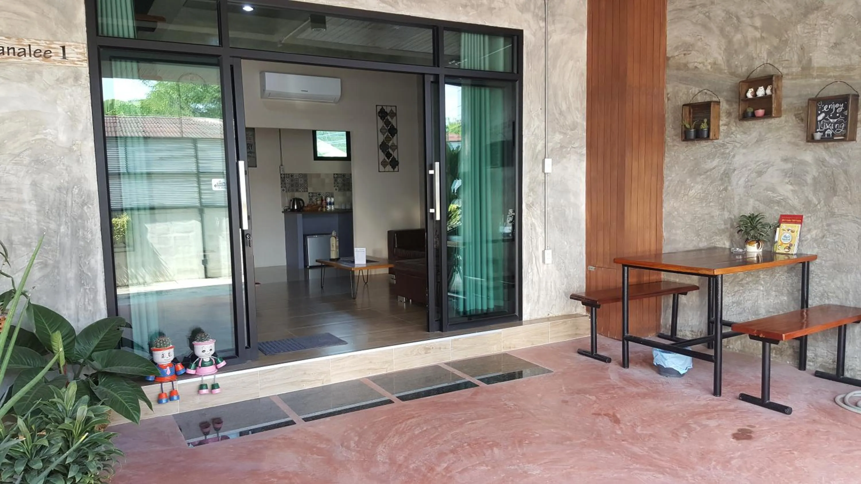 Baan Canalee (บ้านคานาลี)