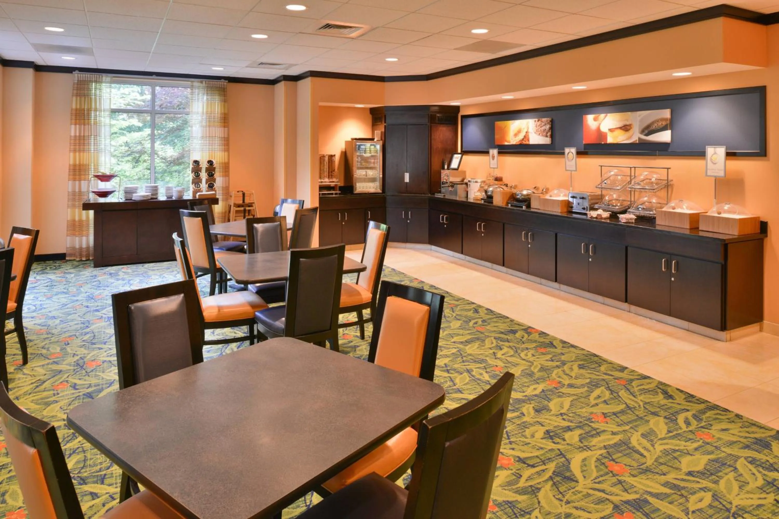 Breakfast in Fairfield by Marriott Tacoma Puyallup