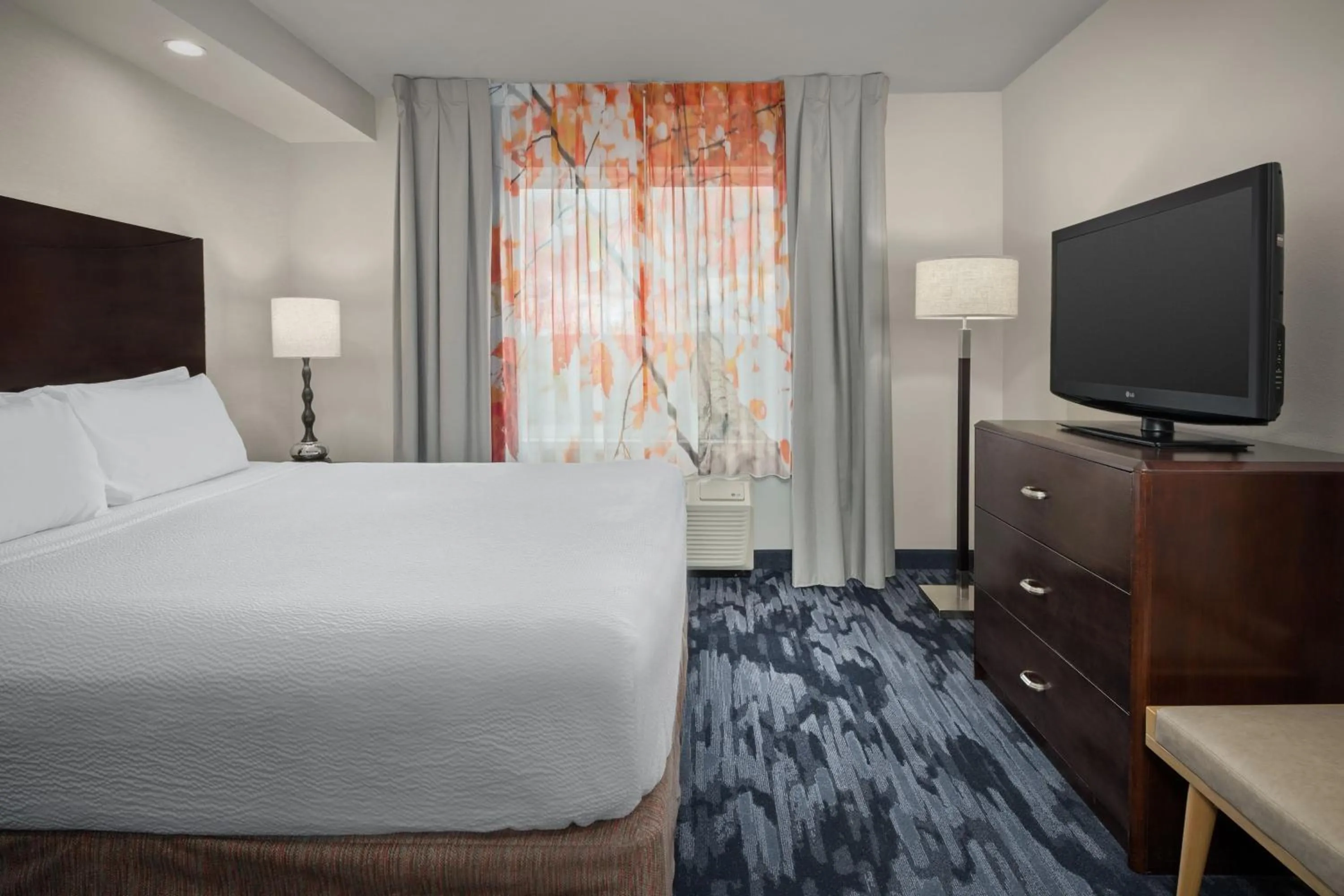 Photo of the whole room, Bed in Fairfield by Marriott Tacoma Puyallup