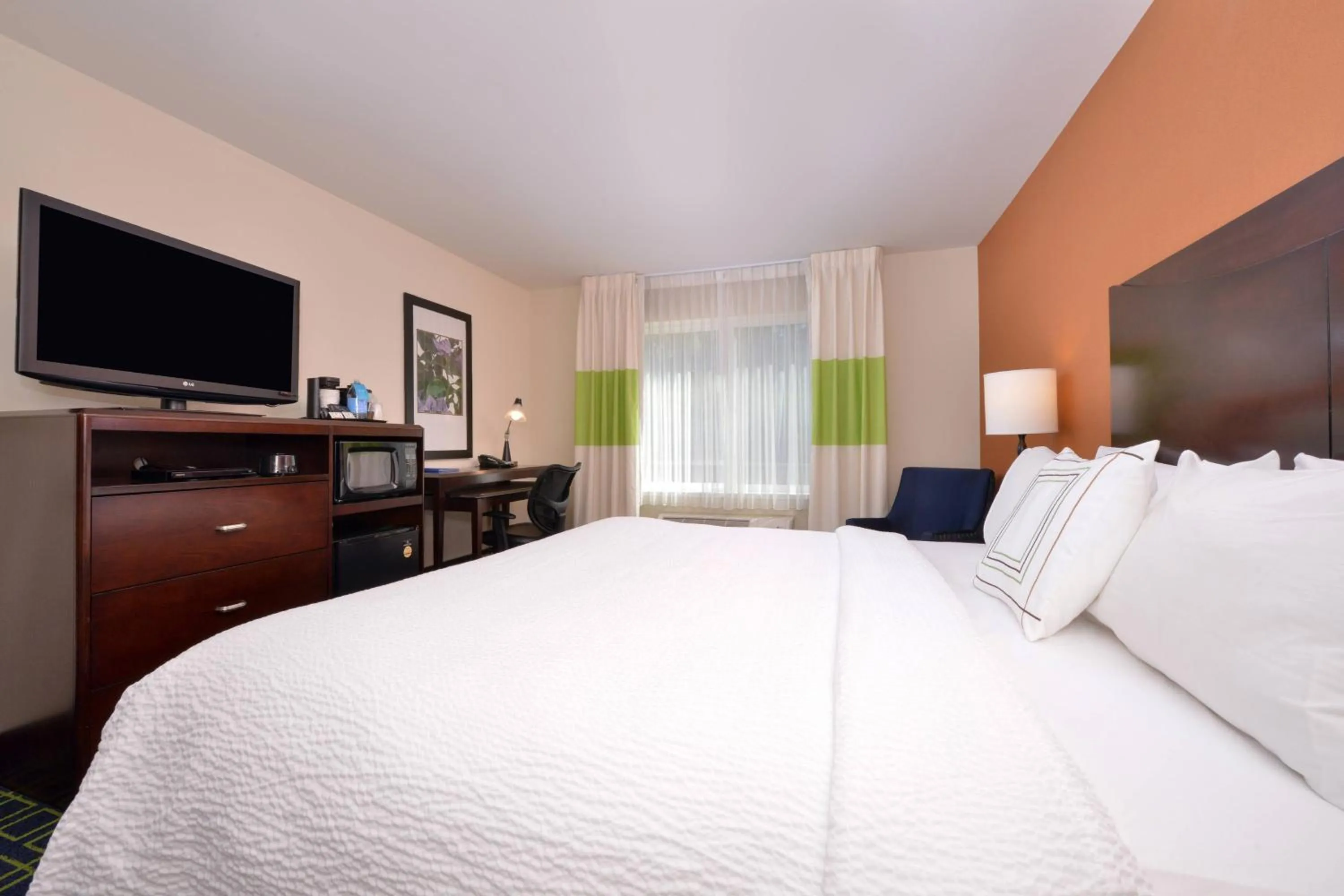 Photo of the whole room, Bed in Fairfield by Marriott Tacoma Puyallup