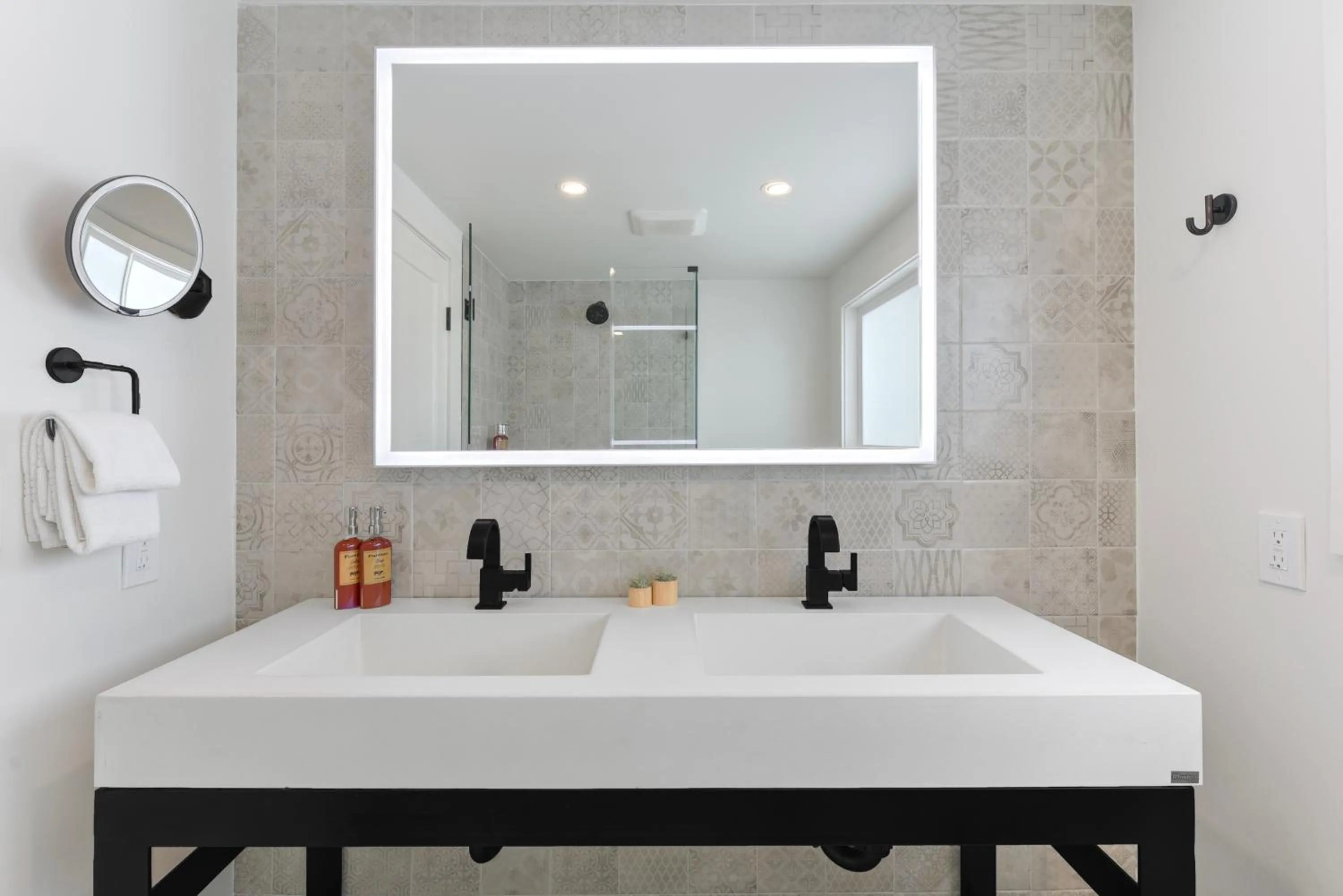 Bathroom in Laguna Surf Lodge by SCP Hotels