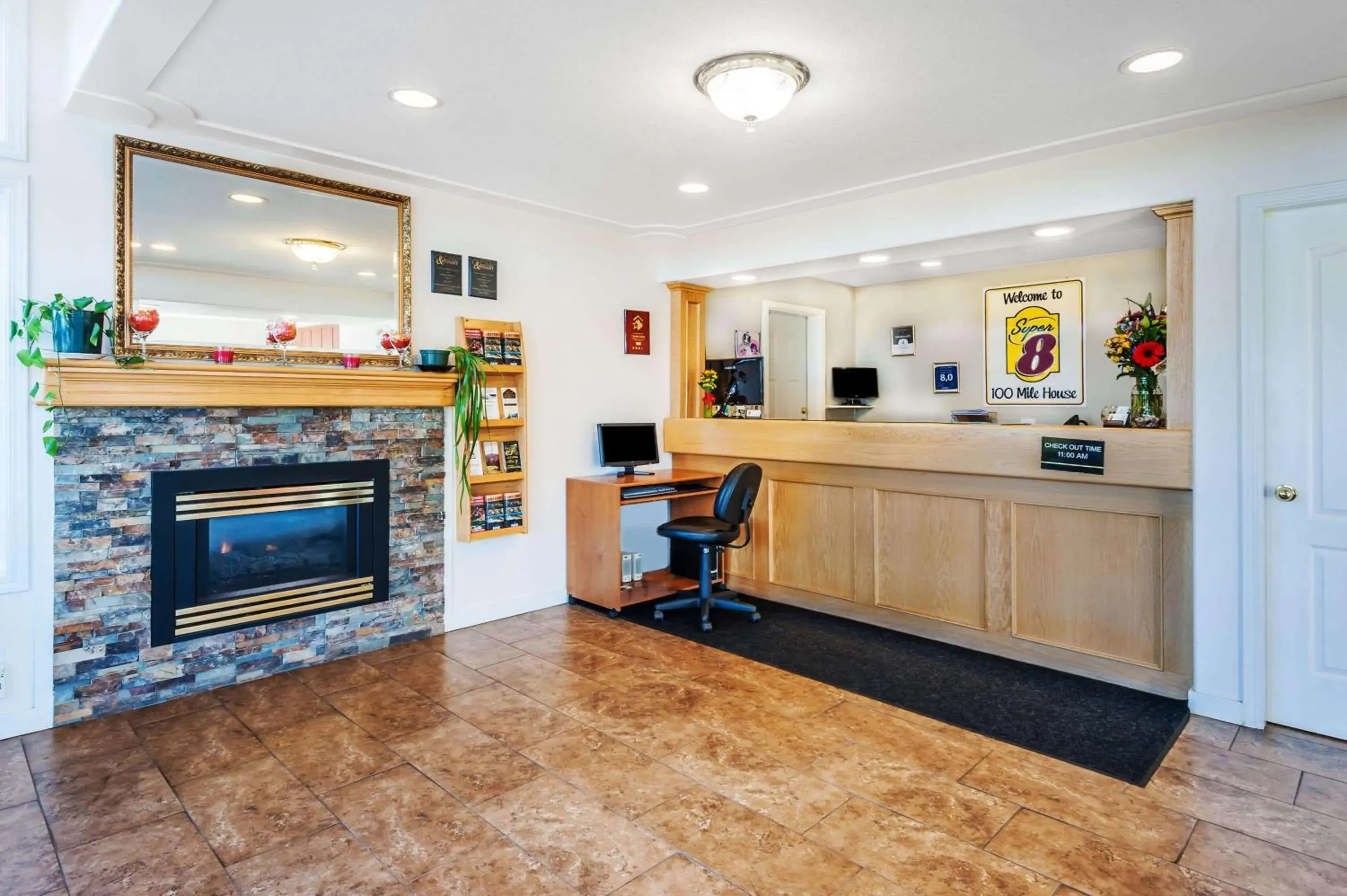 Lobby or reception in Super 8 by Wyndham 100 Mile House Lobby or reception in Super 8 by Wyndham 100 Mile House