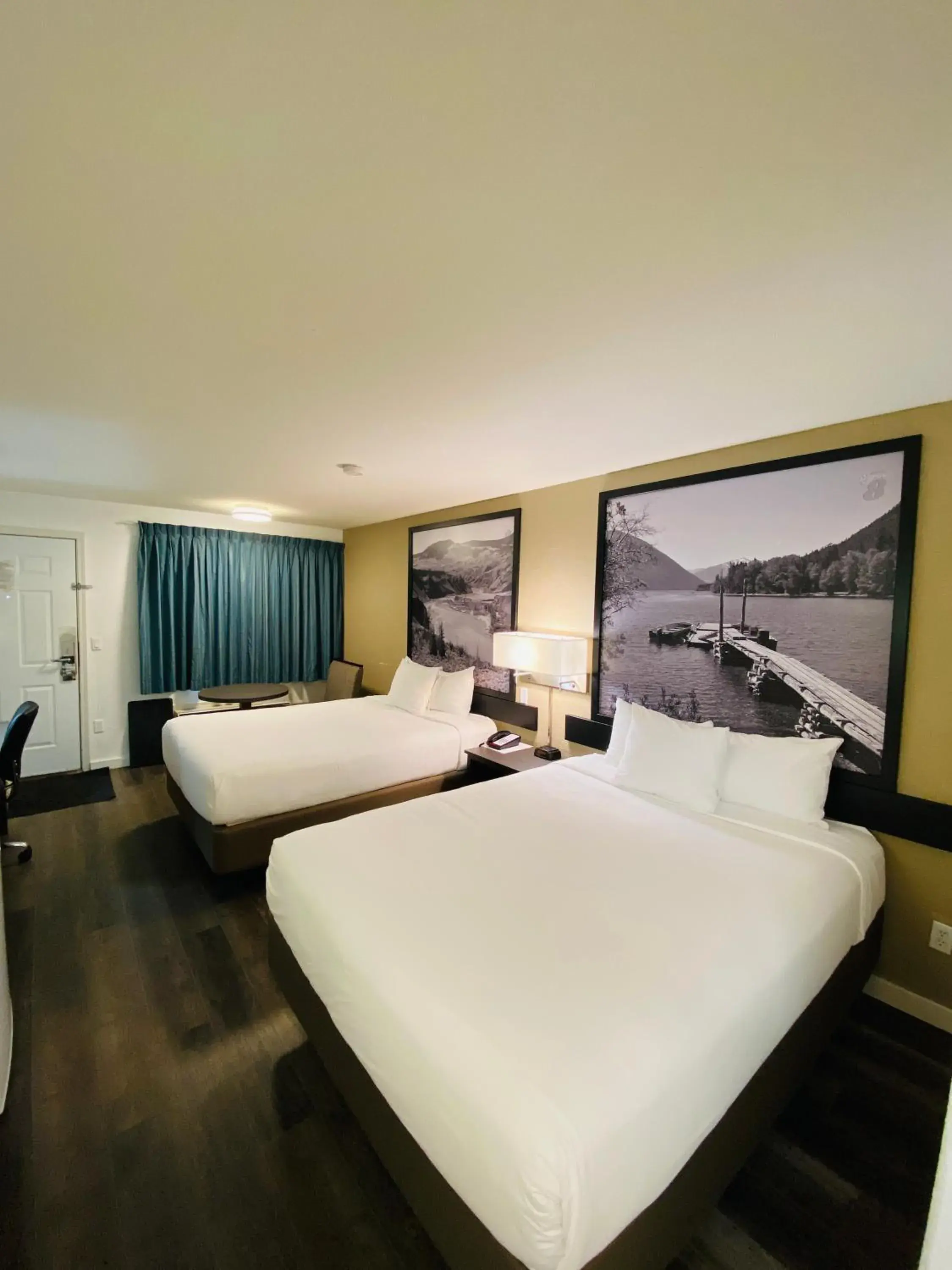 Bed in Super 8 by Wyndham 100 Mile House Bed in Super 8 by Wyndham 100 Mile House