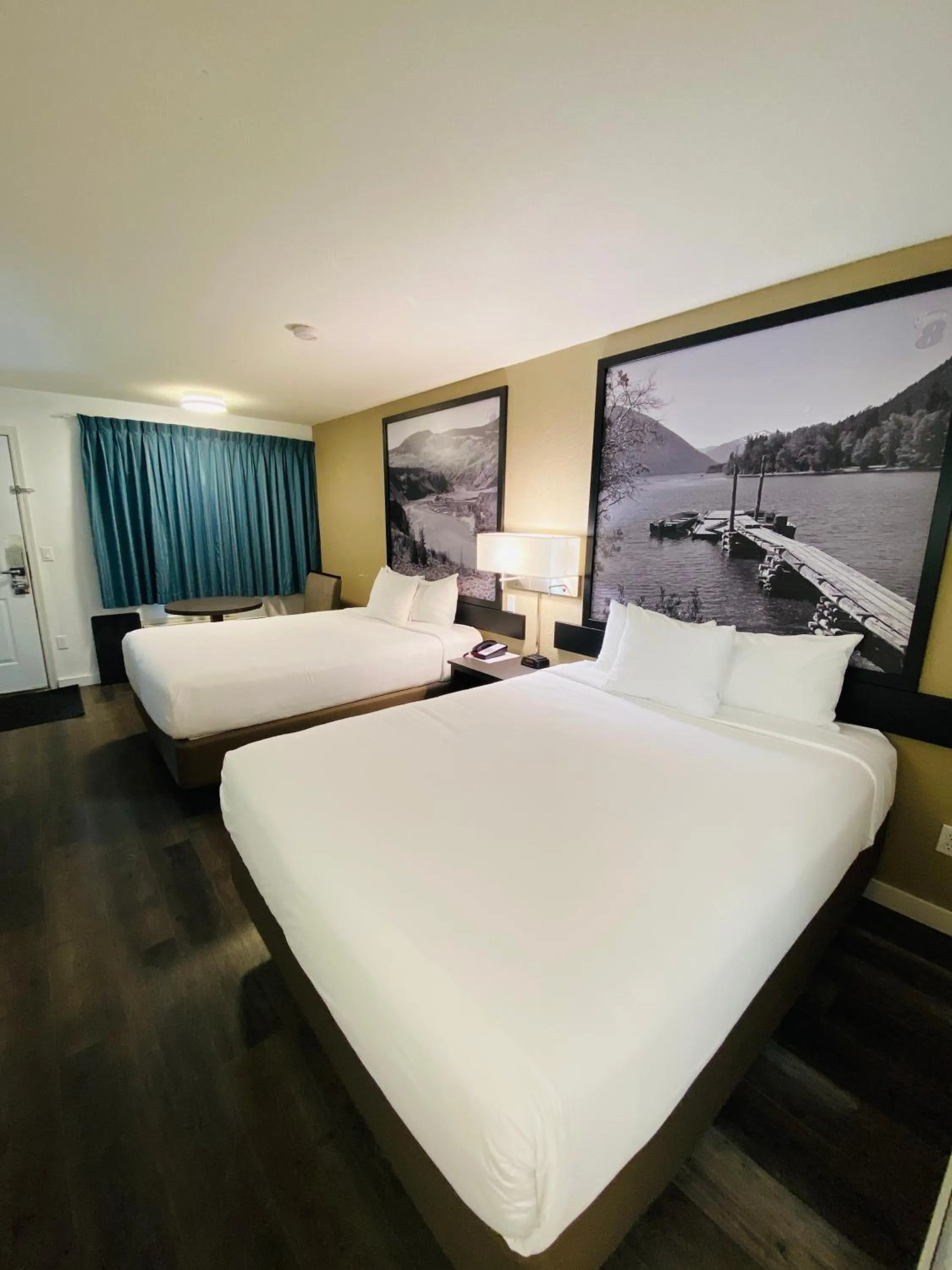 Bed in Super 8 by Wyndham 100 Mile House