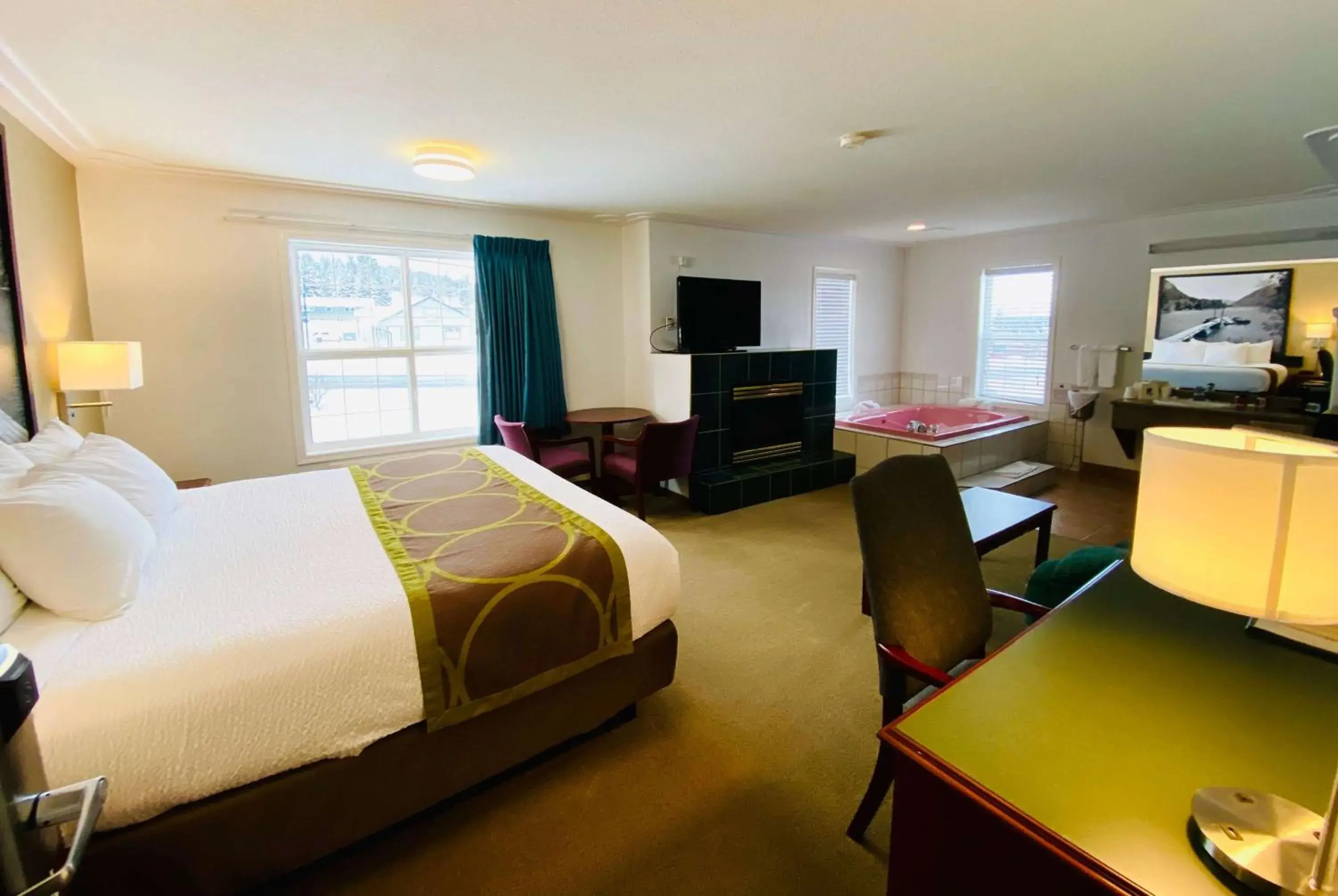 Photo of the whole room, Bed in Super 8 by Wyndham 100 Mile House Photo of the whole room, Bed in Super 8 by Wyndham 100 Mile House