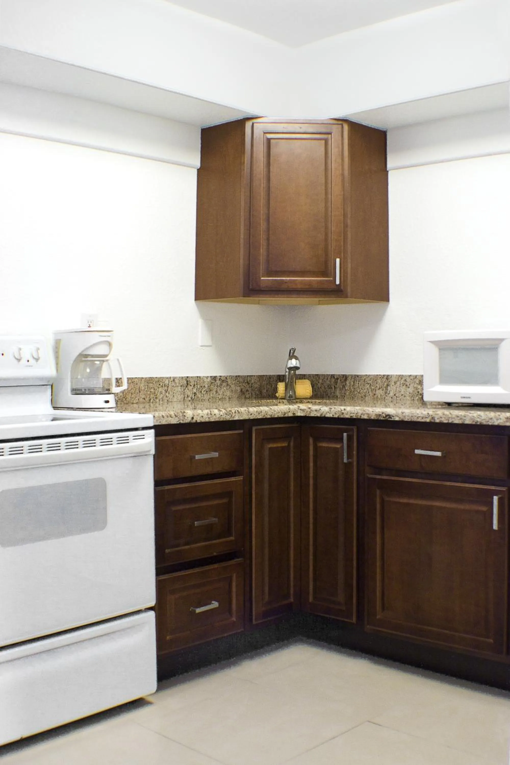 Kitchen or kitchenette in The Cabanas Guesthouse & Spa - Gay Resort catering to Gay Men