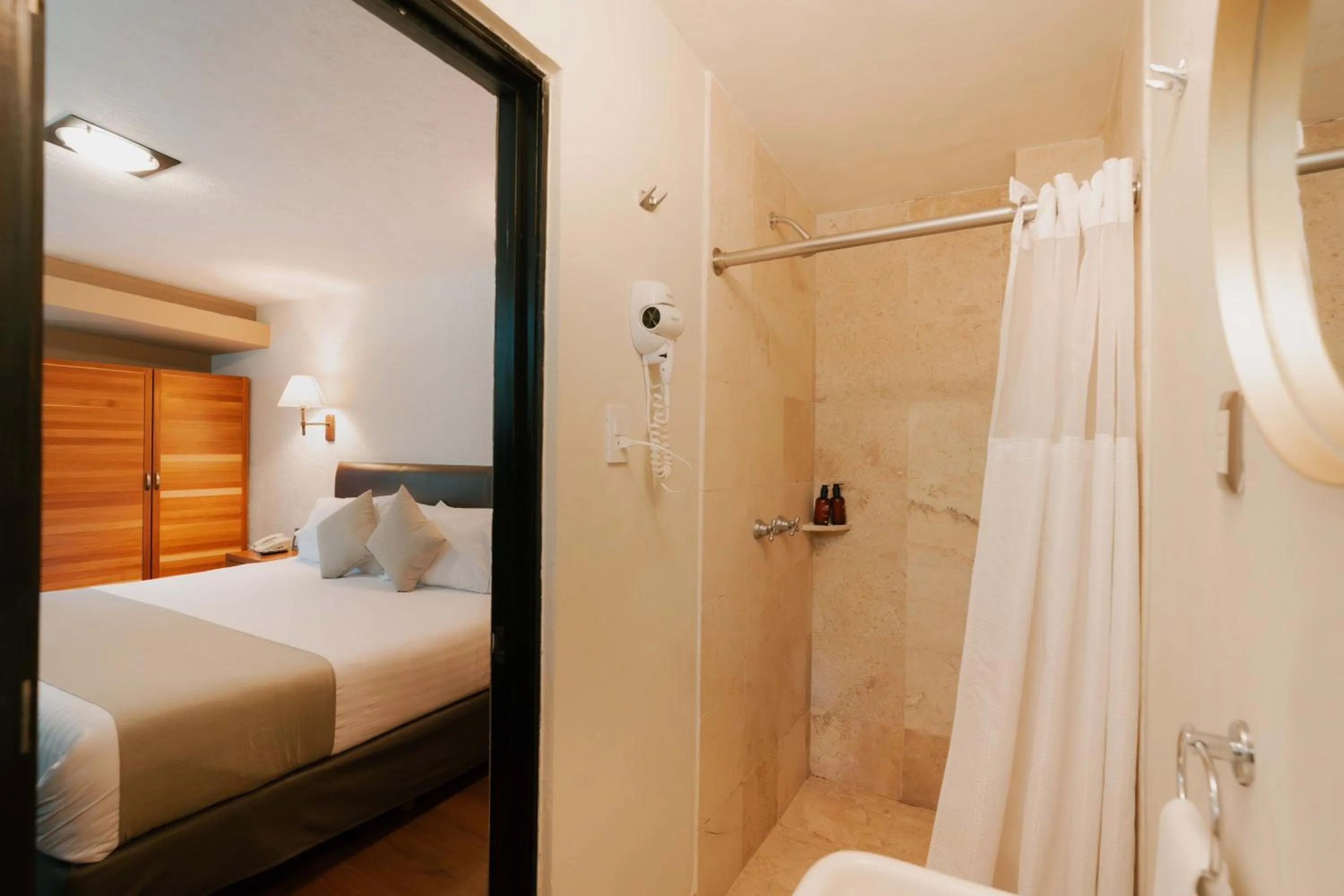 Photo of the whole room, Bed in Hotel Rio Tequisquiapan