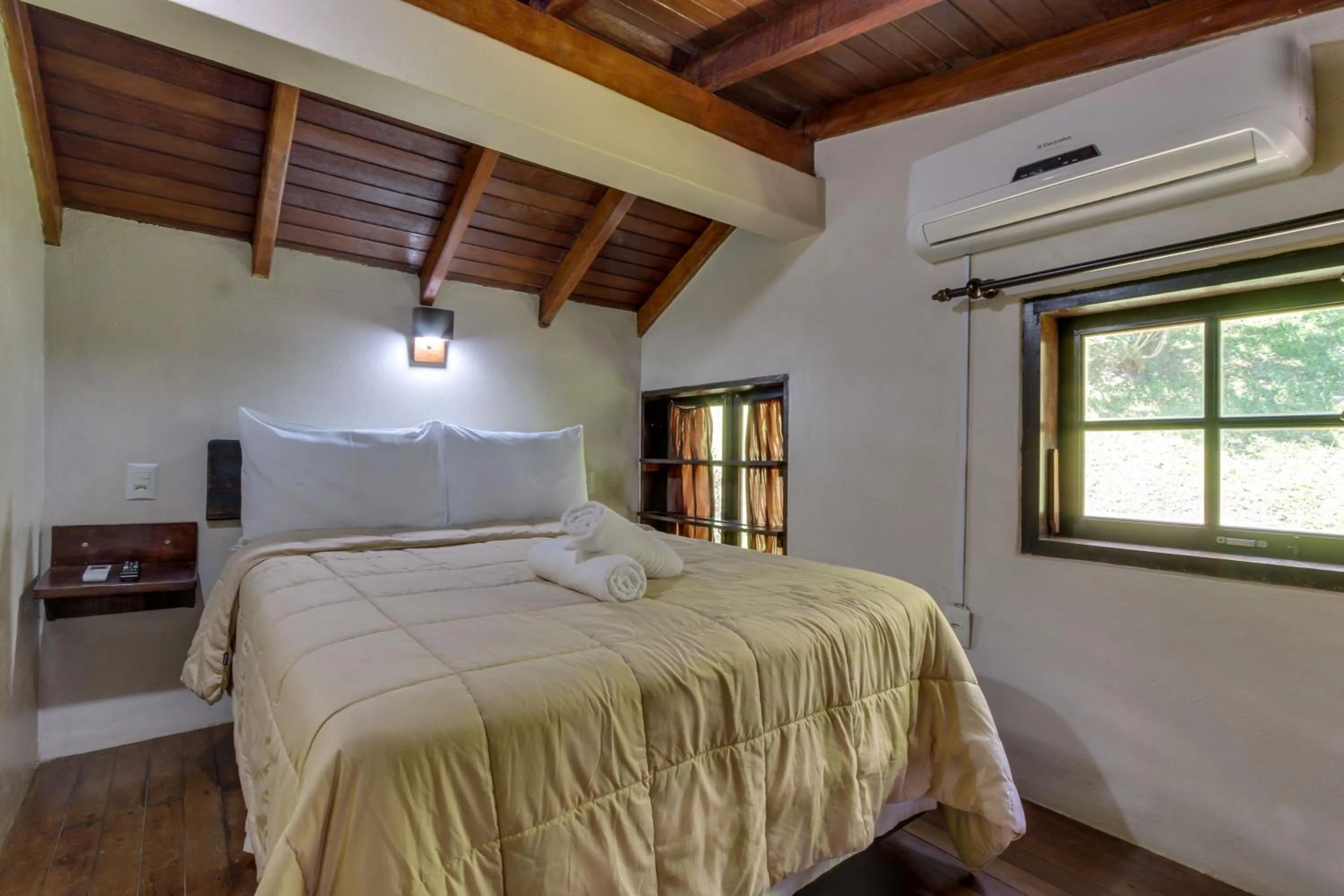 Bedroom, Bed in Pousada dos Ingleses