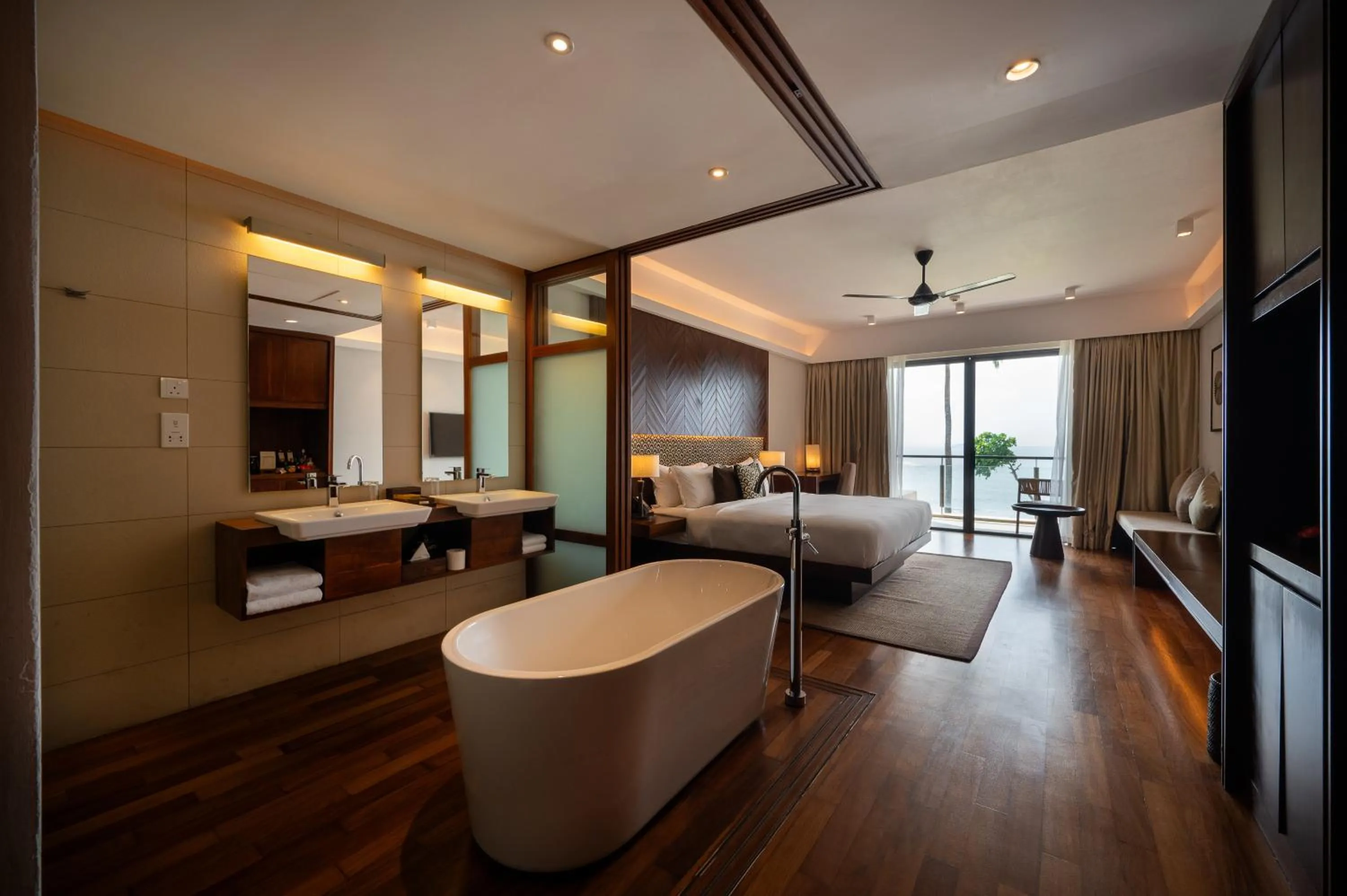 Bathroom, Bed in Le Grand Galle
