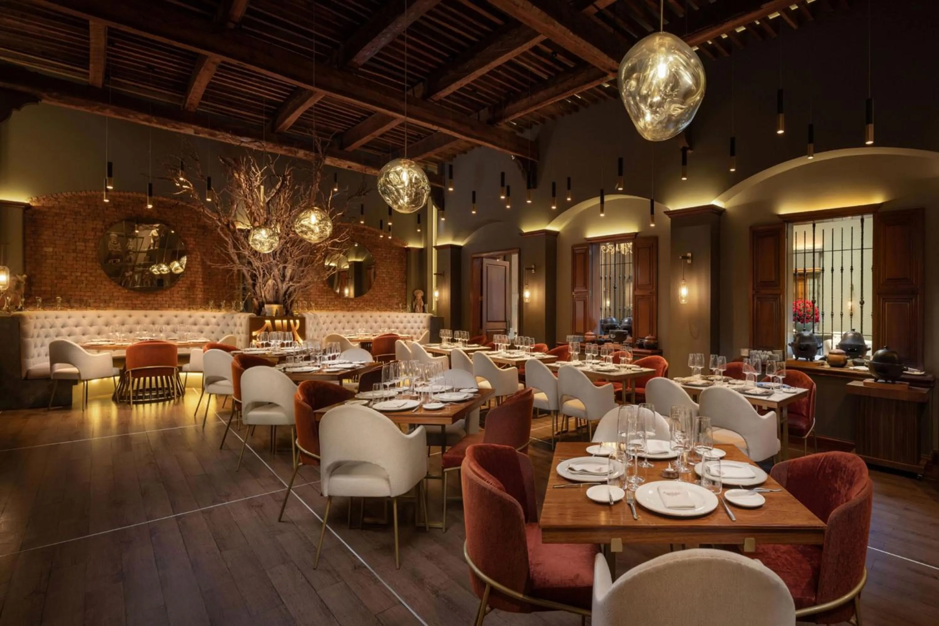 Restaurant/places to eat in JW Marriott Quito