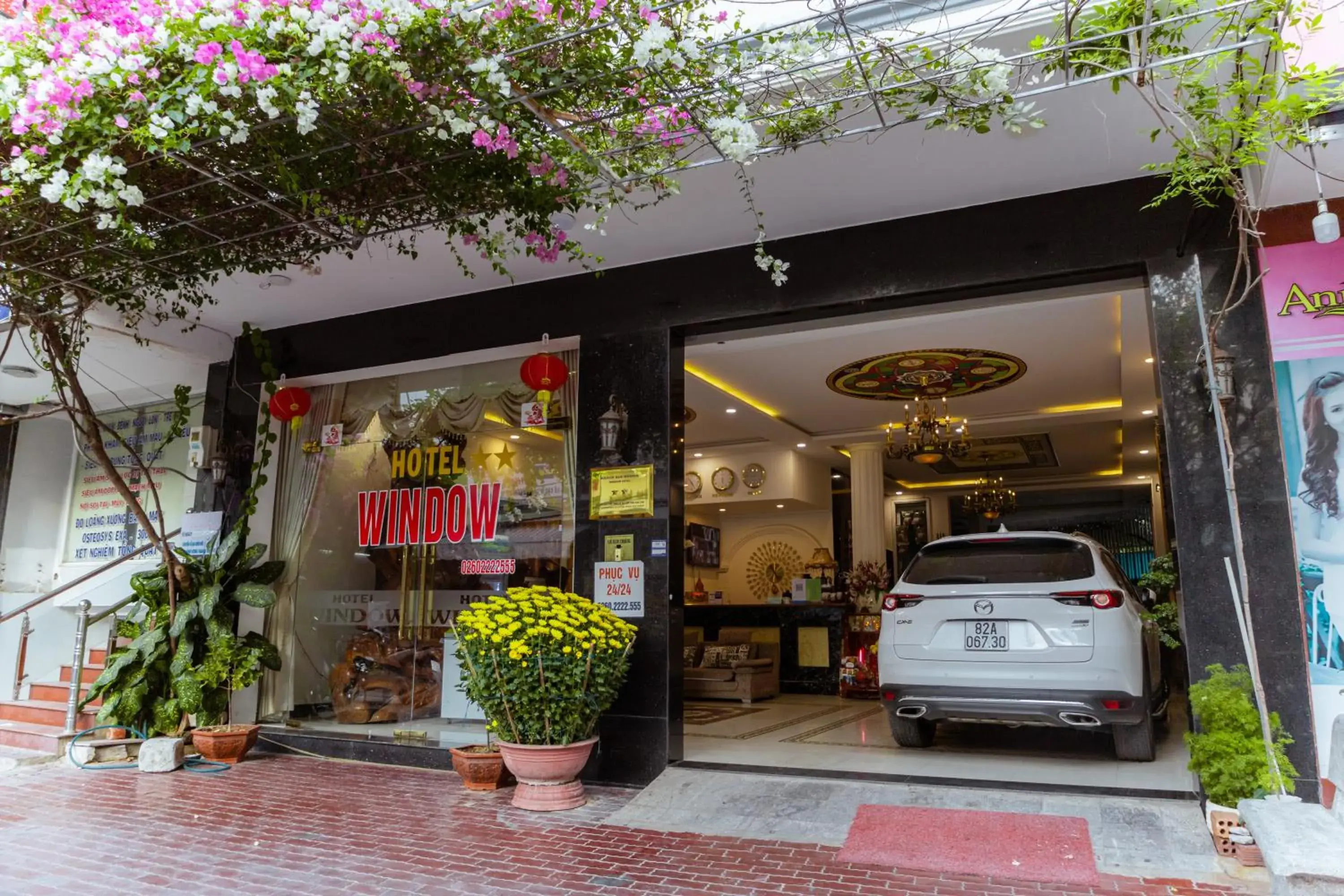 Facade/entrance in Window 1 Hotel Facade/entrance in Window 1 Hotel