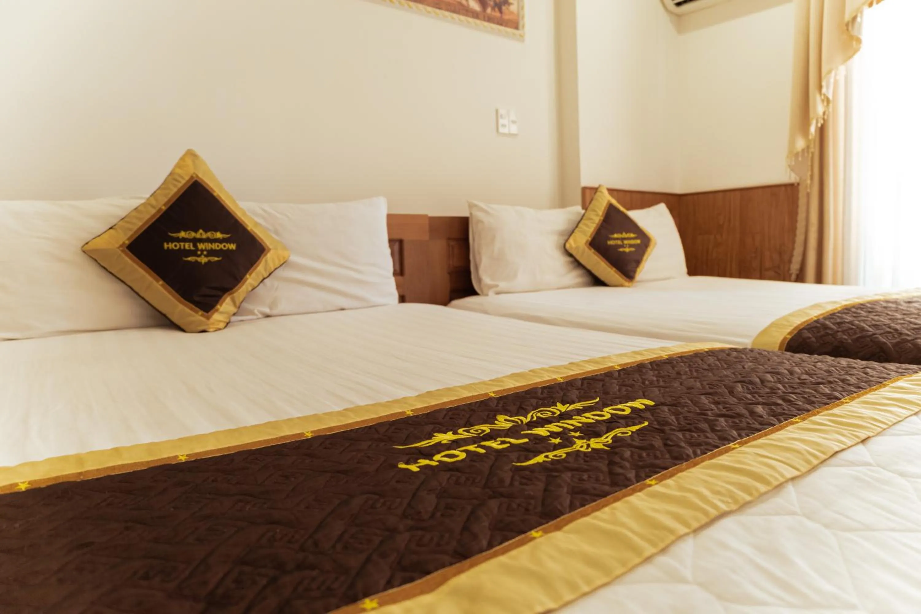 Bedroom, Bed in Window 1 Hotel