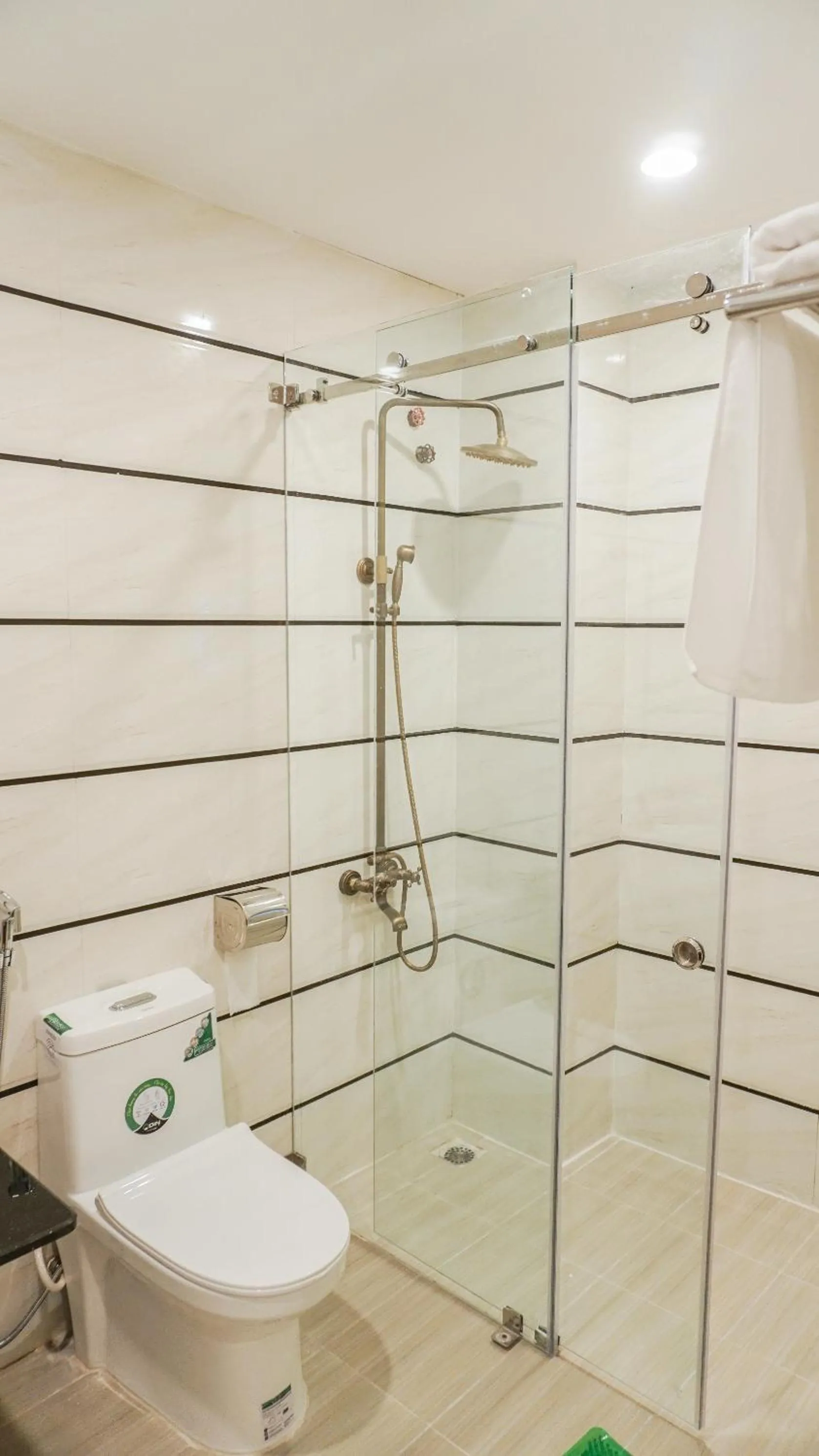 Toilet in Window 1 Hotel