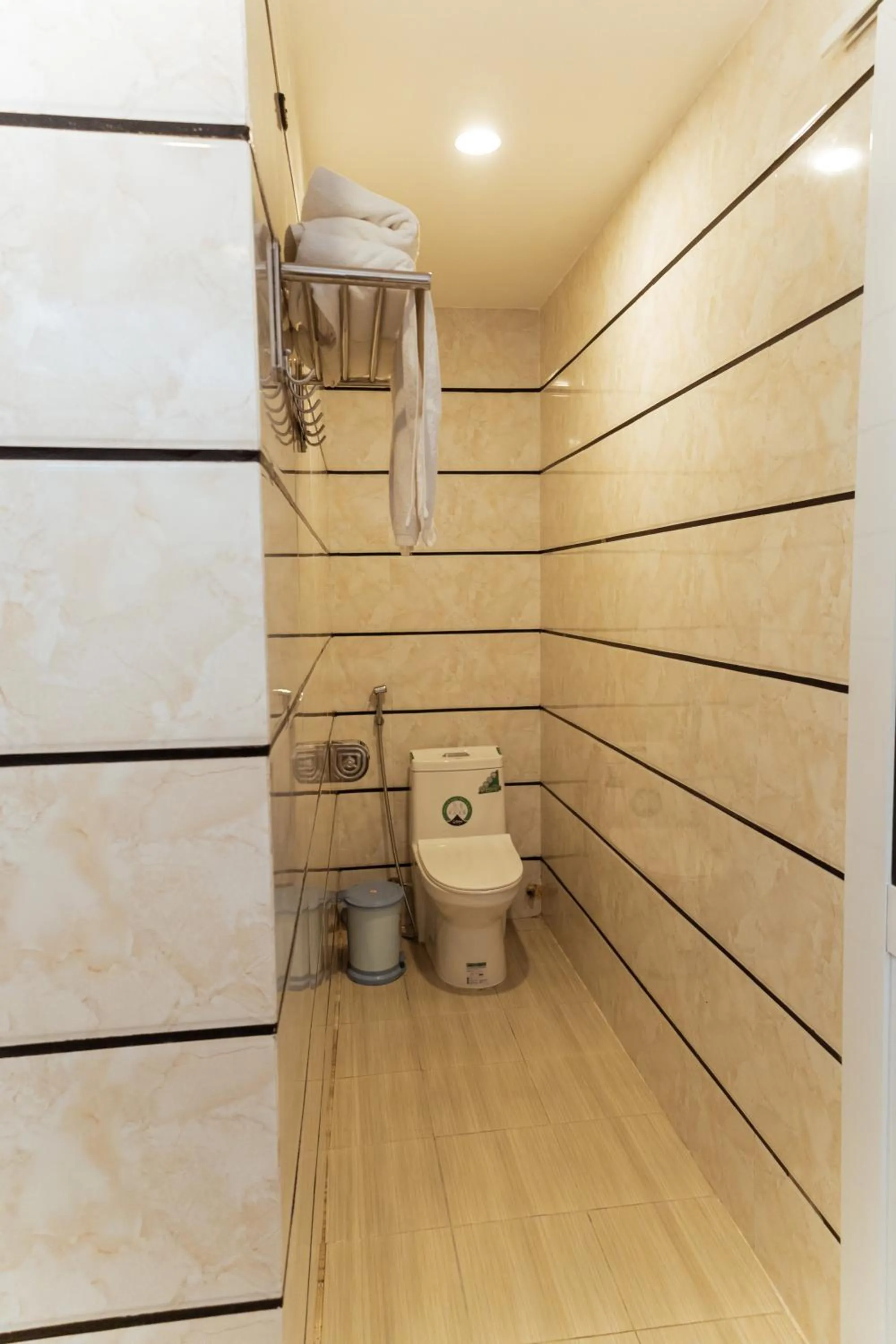 Toilet in Window 1 Hotel