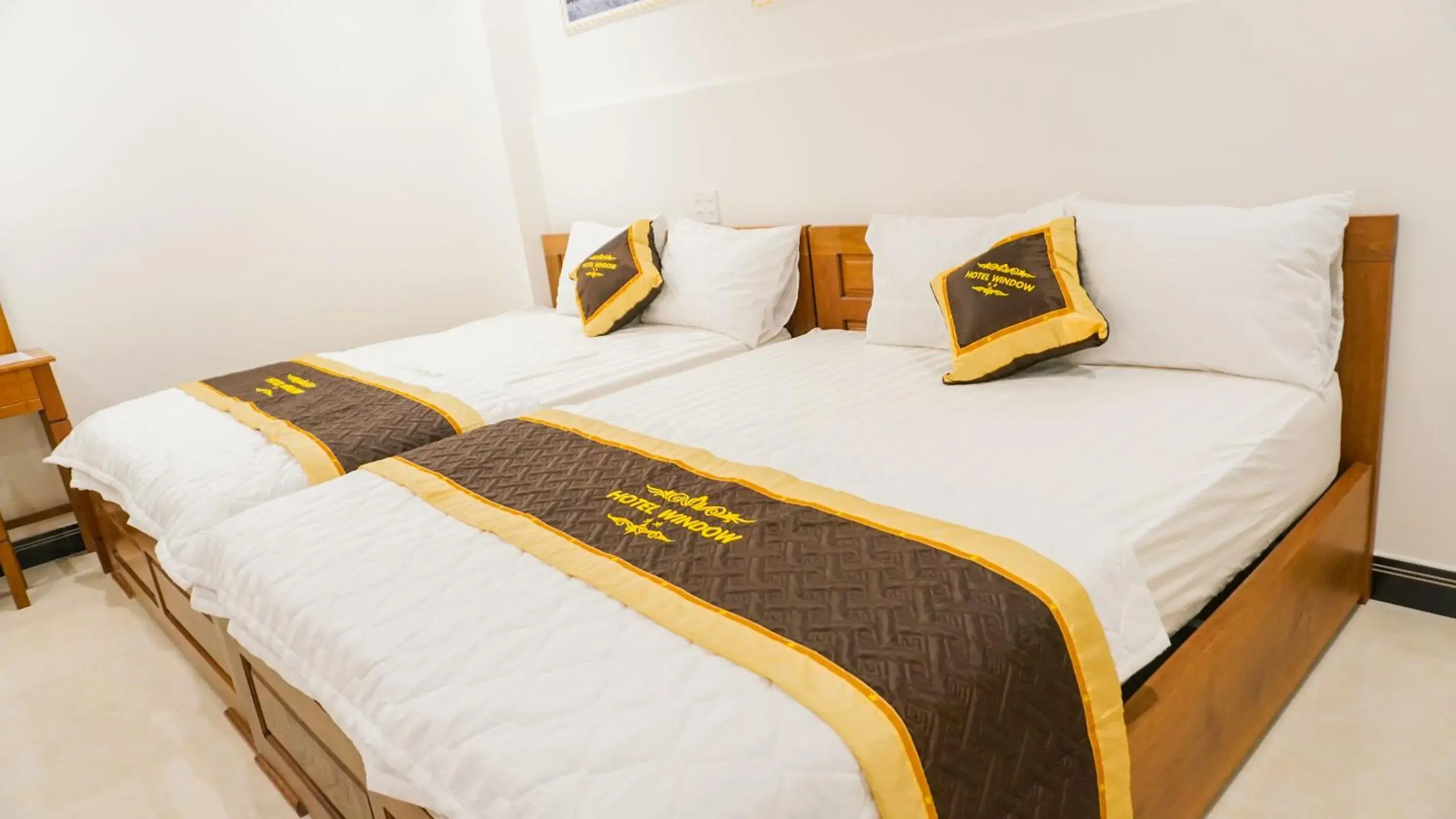 Bedroom, Bed in Window 1 Hotel Bedroom, Bed in Window 1 Hotel