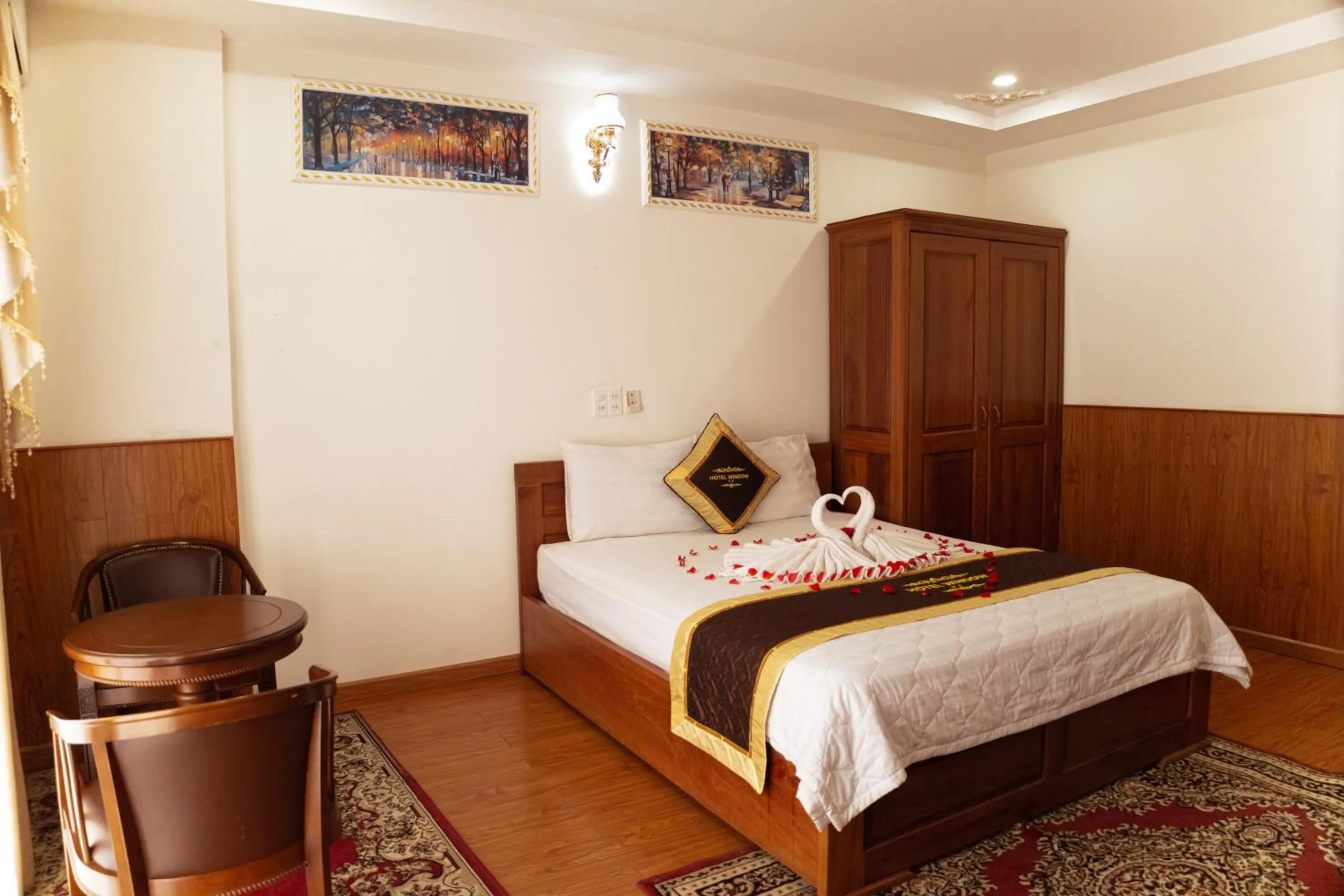 Bed in Window 1 Hotel