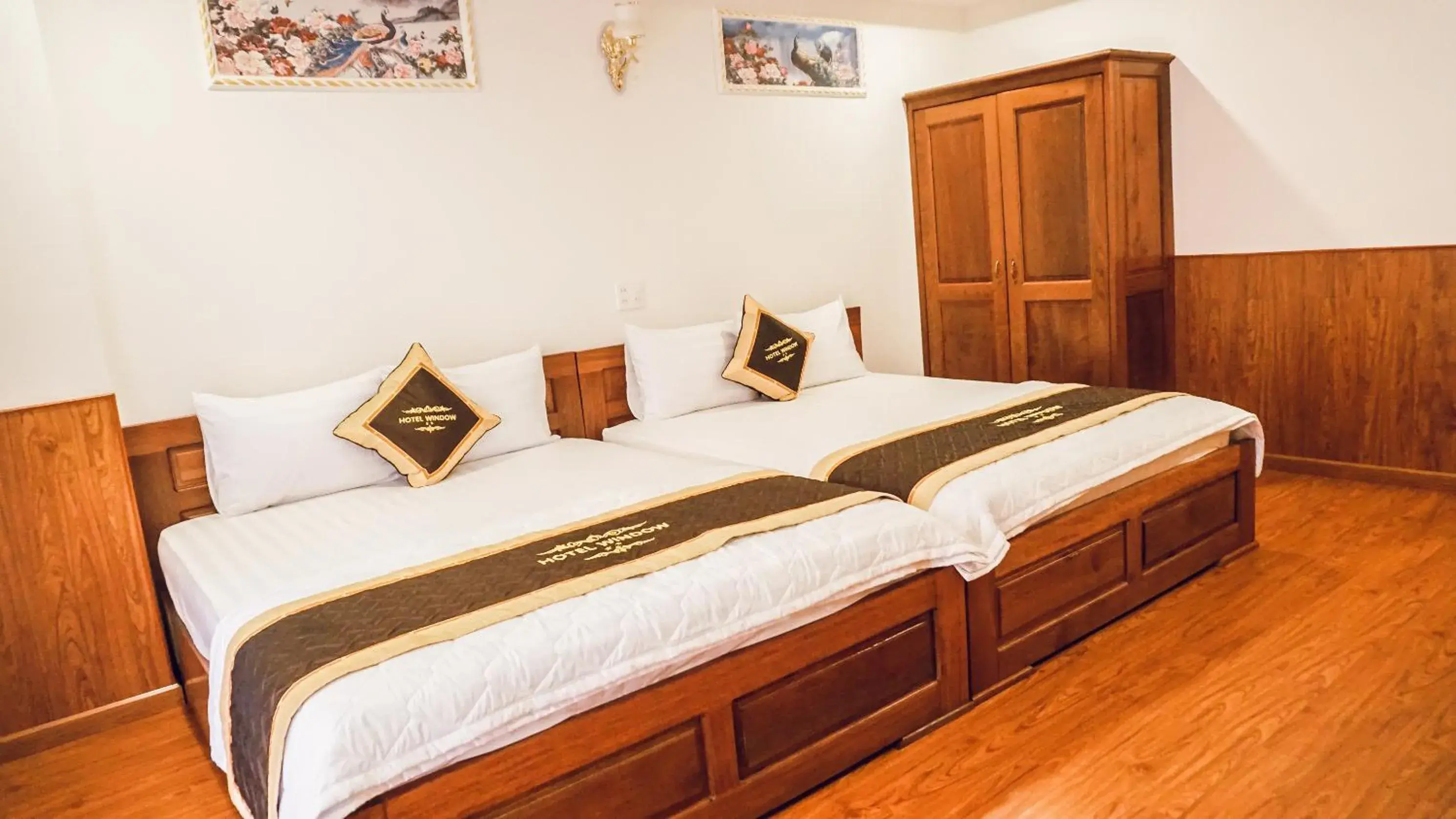 Bed in Window 1 Hotel Bed in Window 1 Hotel