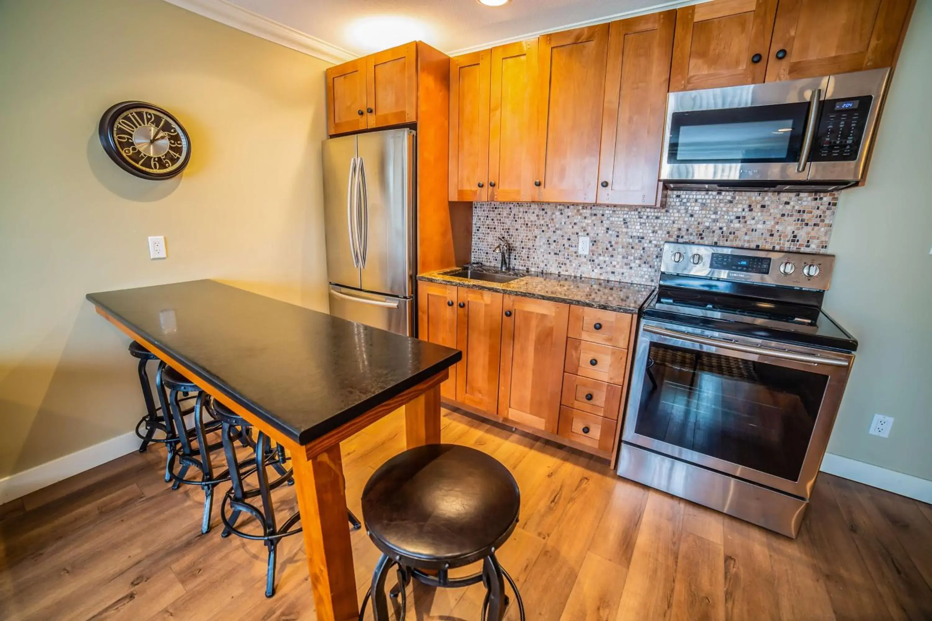 Photo of the whole room in Prestige Hudson Bay Lodge & Conference Centre, WorldHotels Crafted Collection Photo of the whole room in Prestige Hudson Bay Lodge & Conference Centre, WorldHotels Crafted Collection