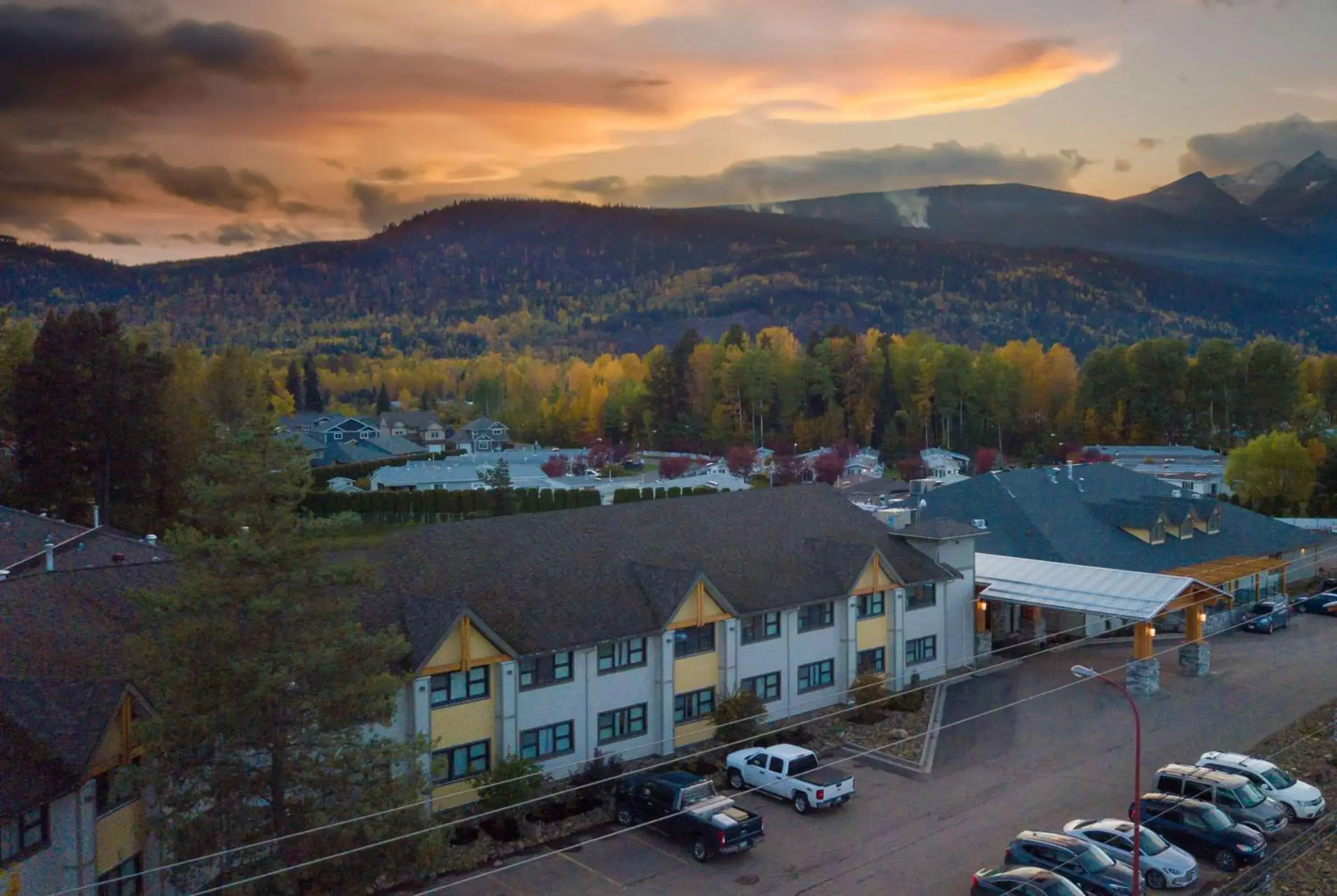 Property building in Prestige Hudson Bay Lodge & Conference Centre, WorldHotels Crafted Collection Property building in Prestige Hudson Bay Lodge & Conference Centre, WorldHotels Crafted Collection