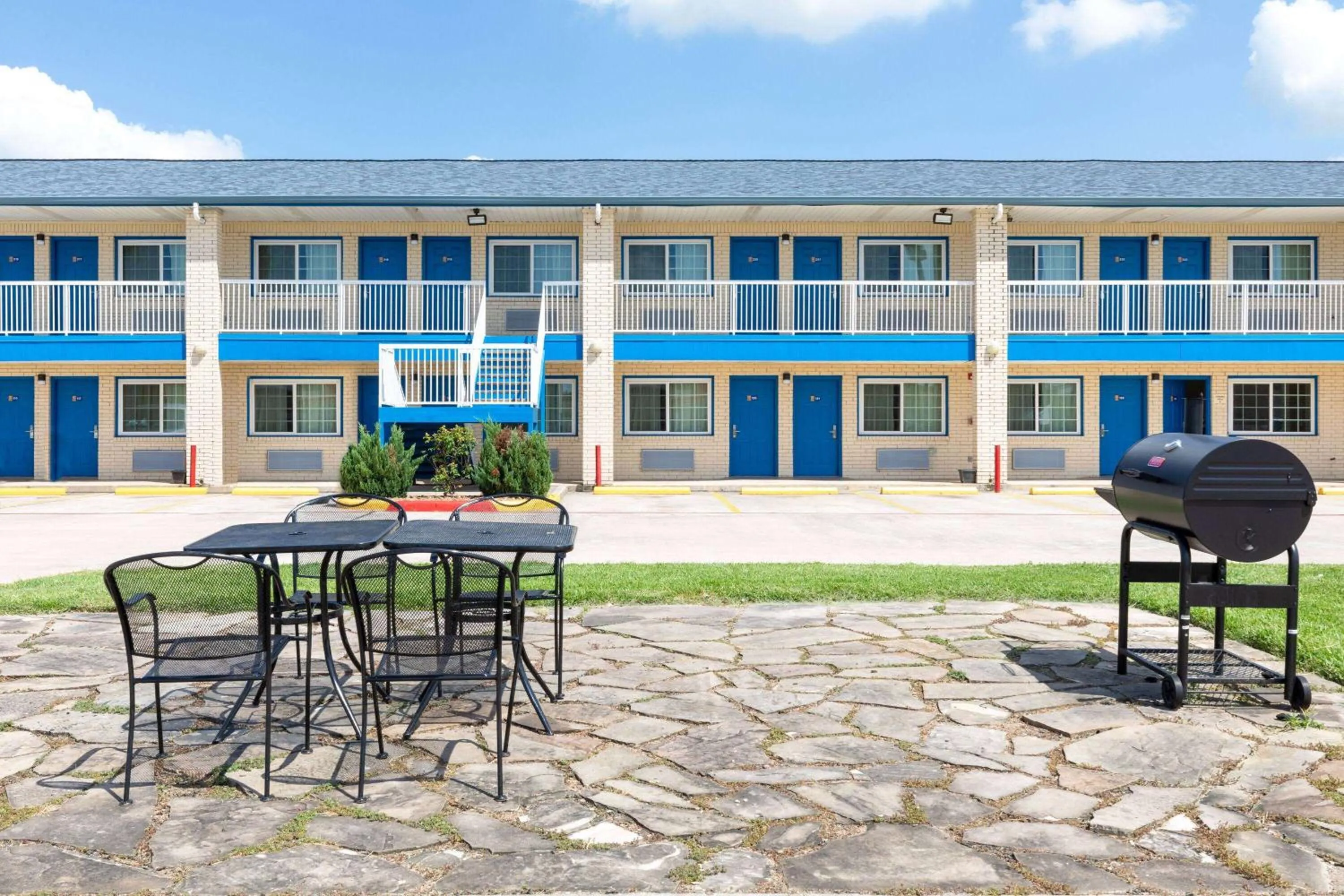 BBQ facilities in Days Inn by Wyndham Baytown TX