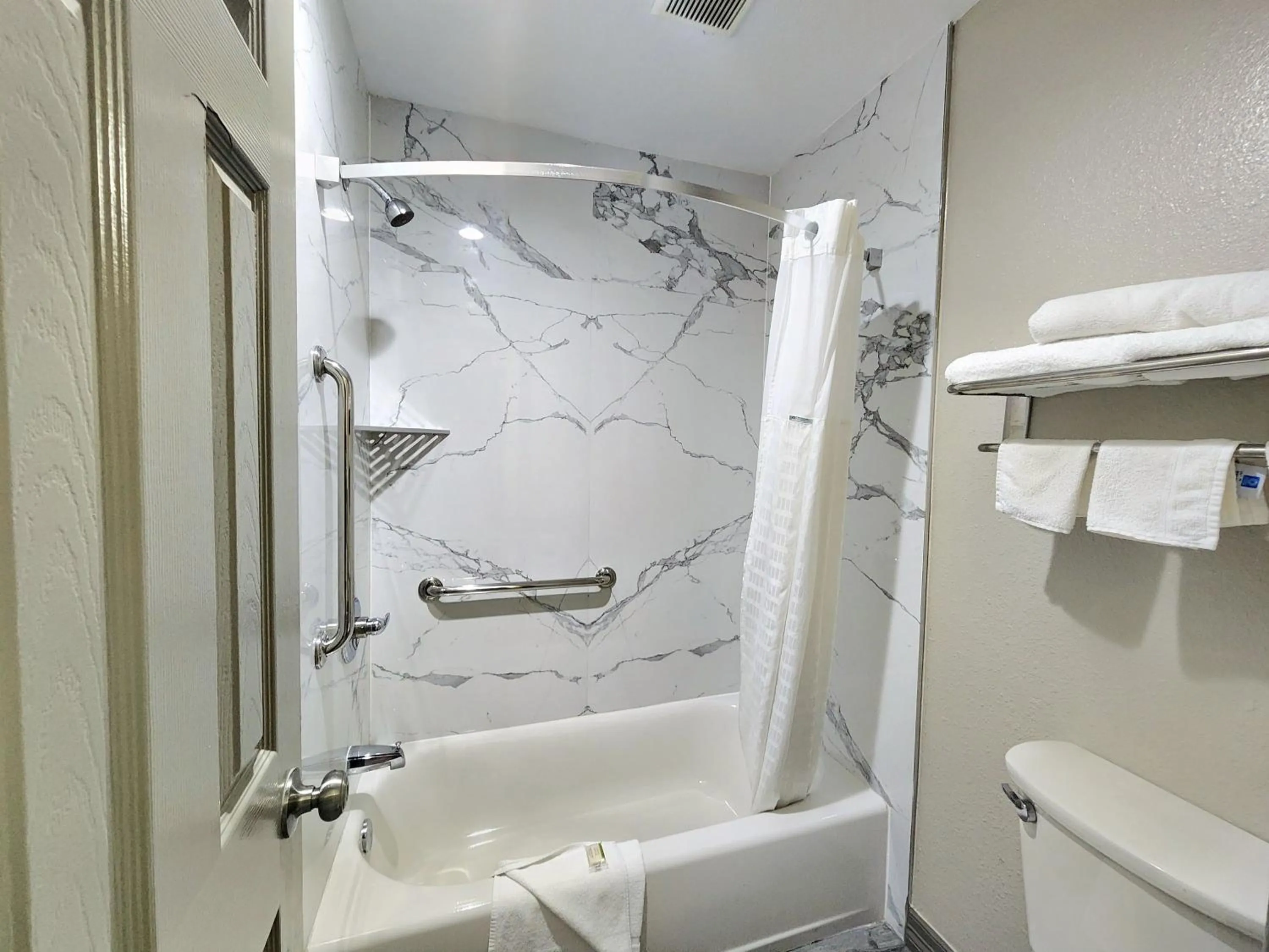 Bathroom in Days Inn by Wyndham Baytown TX