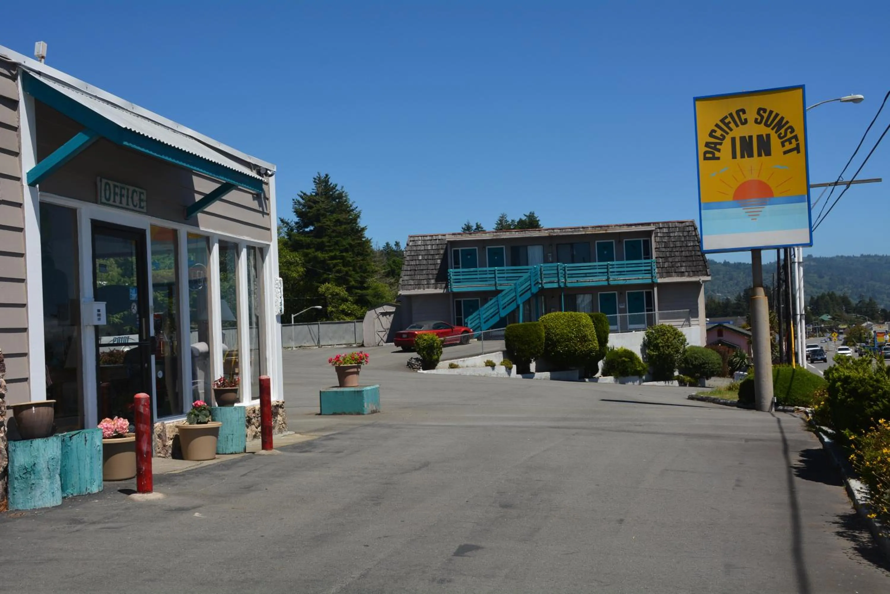 Property building in Pacific Sunset Inn