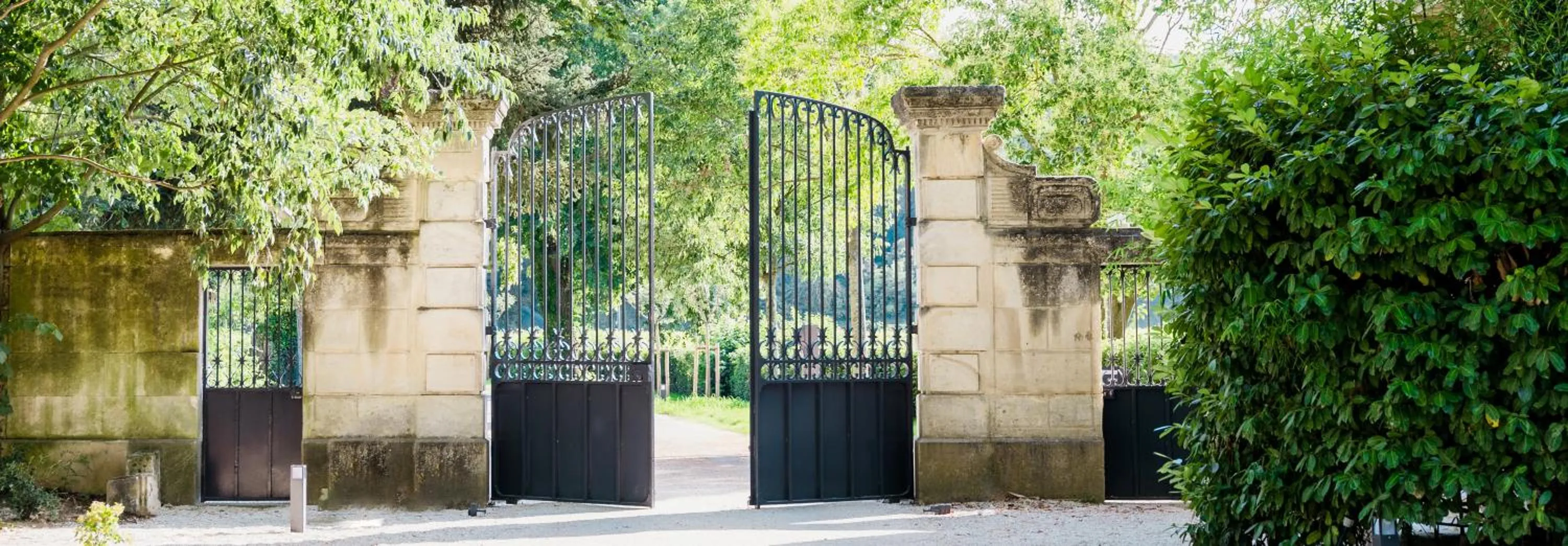 Facade/entrance in Château de Montcaud