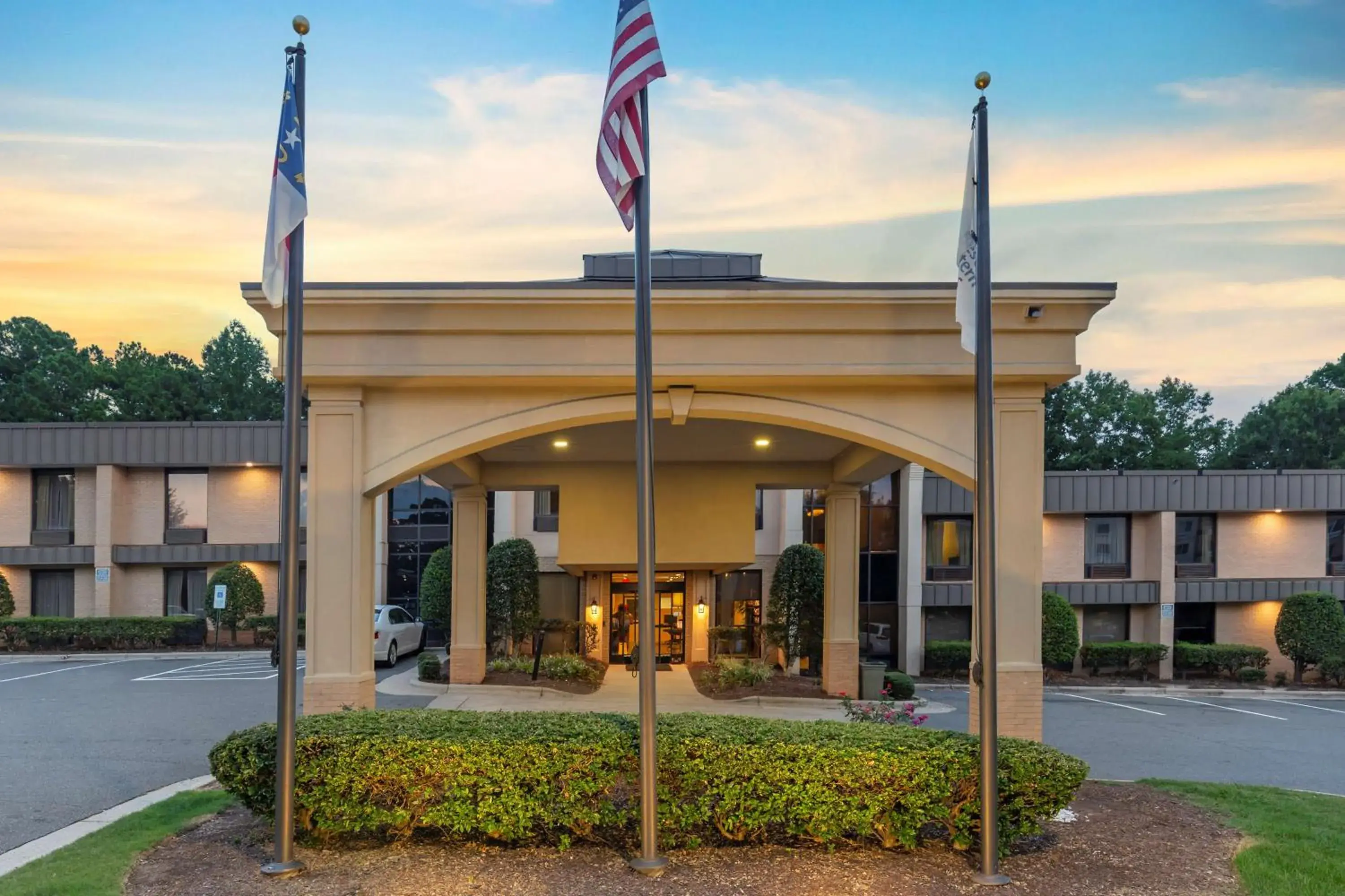 Property building in Best Western Plus Cary - NC State Property building in Best Western Plus Cary - NC State