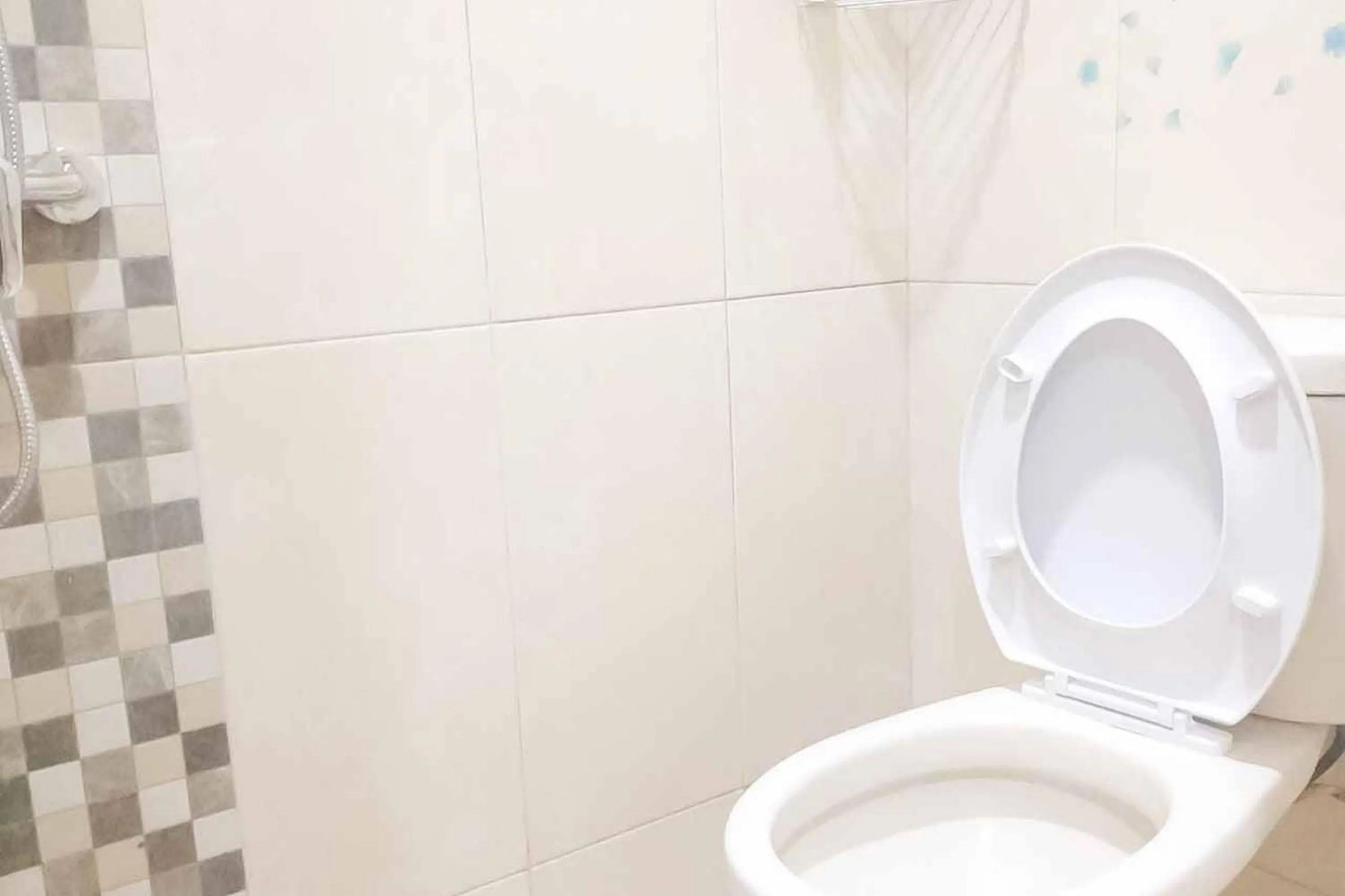 Toilet in Rumahku Hayam Wuruk Mitra RedDoorz