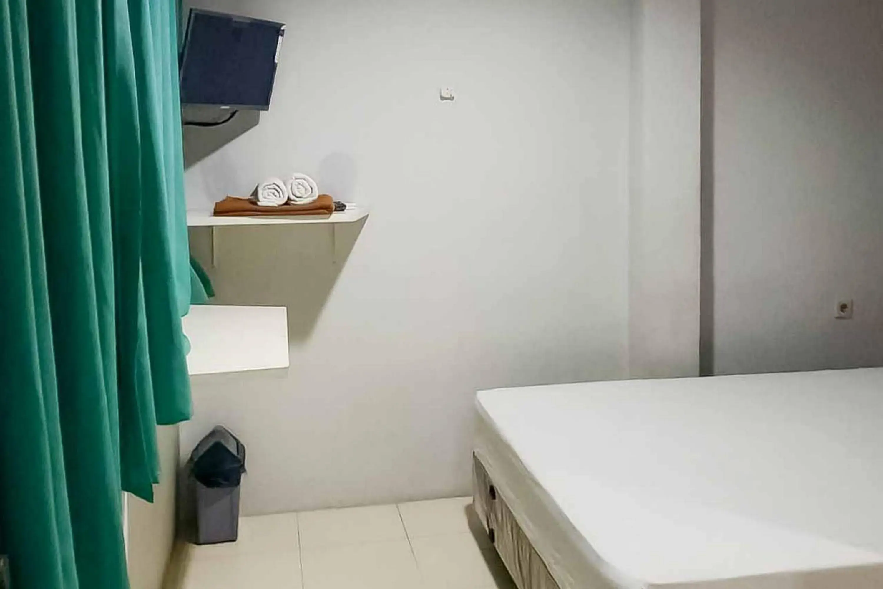 Standard Double Room in Rumahku Hayam Wuruk Mitra RedDoorz Standard Double Room in Rumahku Hayam Wuruk Mitra RedDoorz