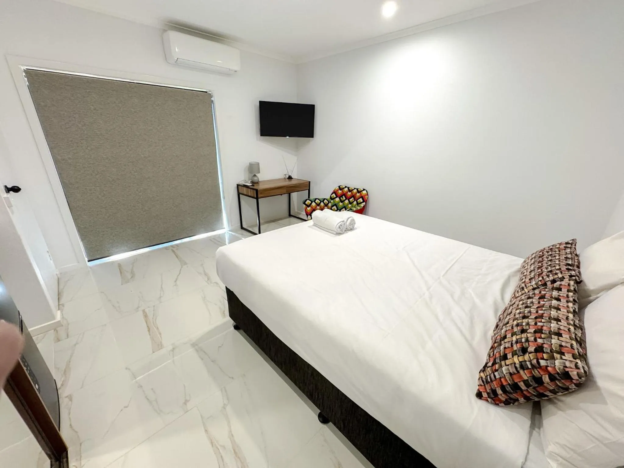 Bed in Crystal Fountain Motel Albury