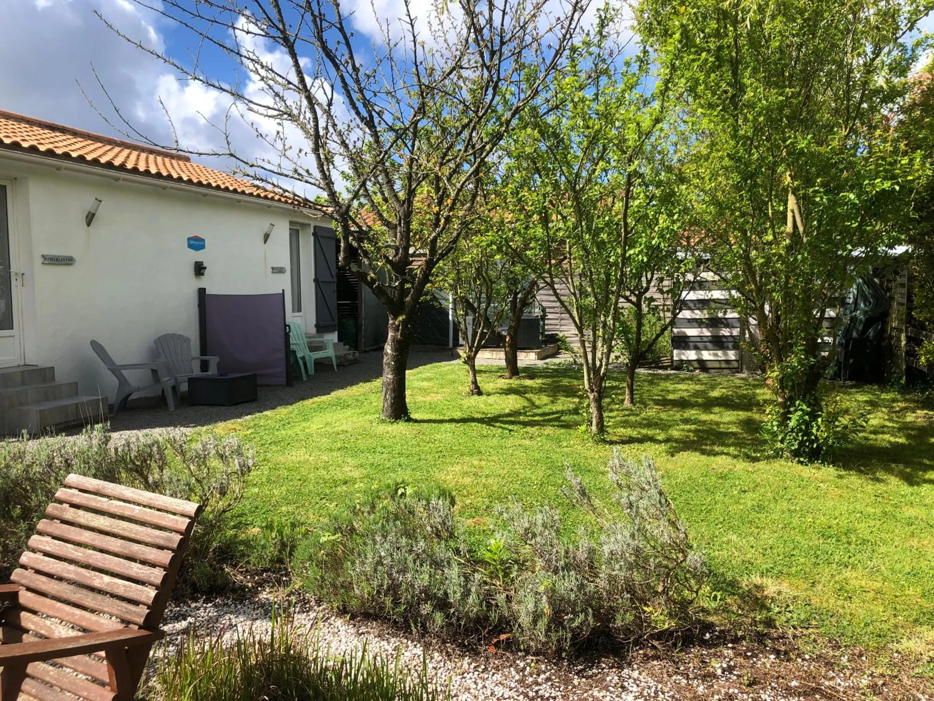 Property building in Les chambres du roc