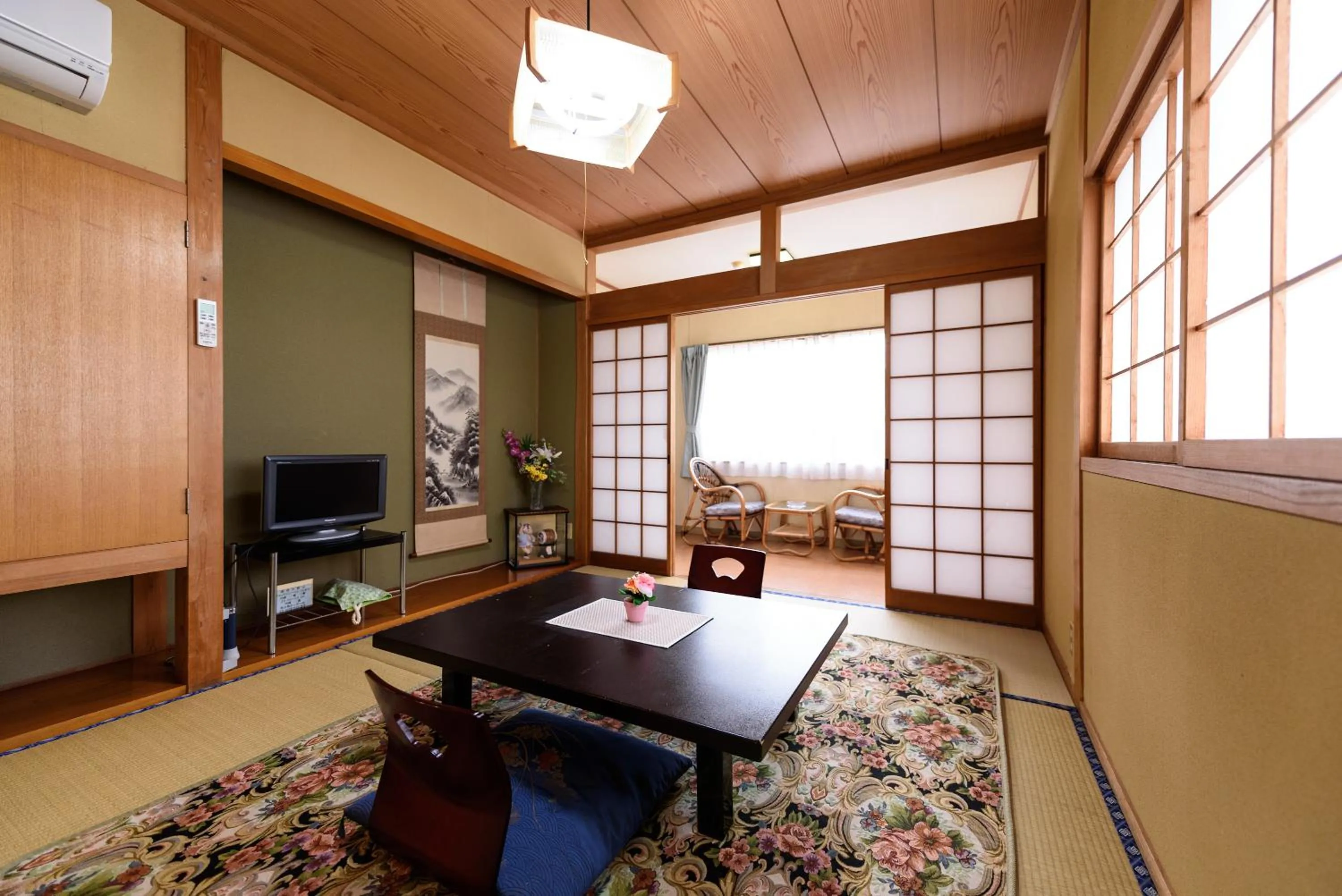 Photo of the whole room in Yufuin Onsen Oyado Jinnouchi