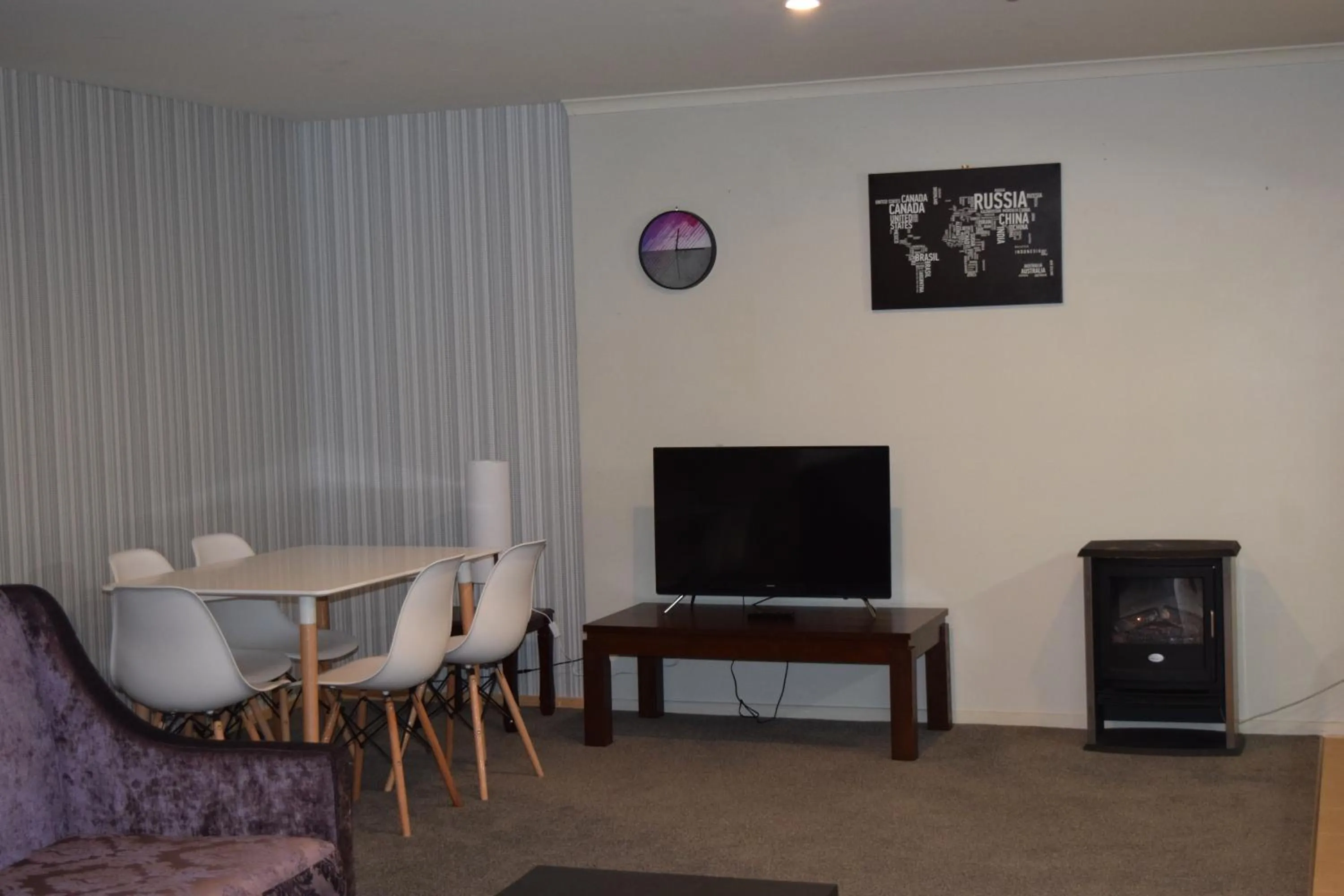 Living room in Silver Fern Lodge