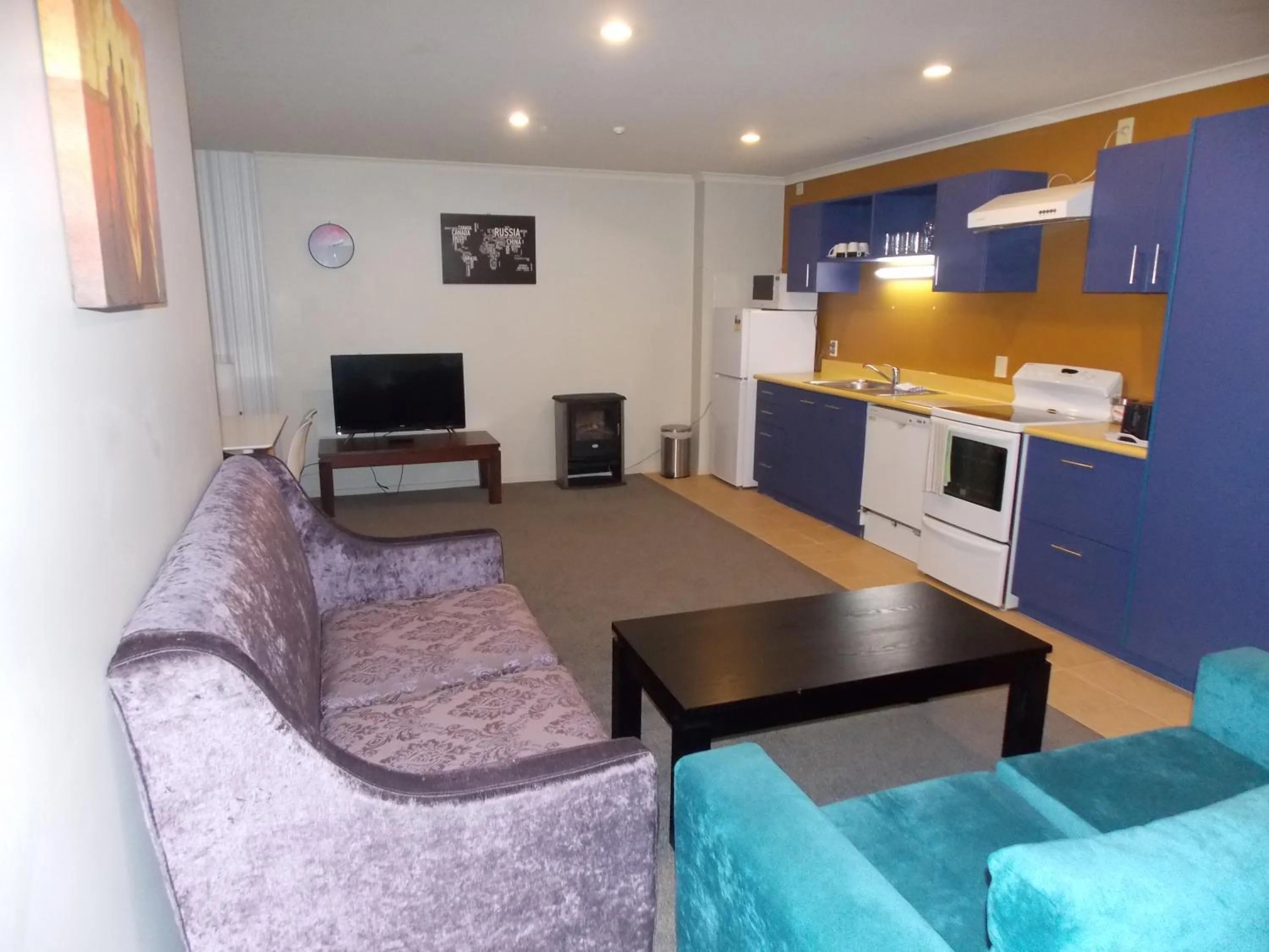 Kitchen or kitchenette in Silver Fern Lodge