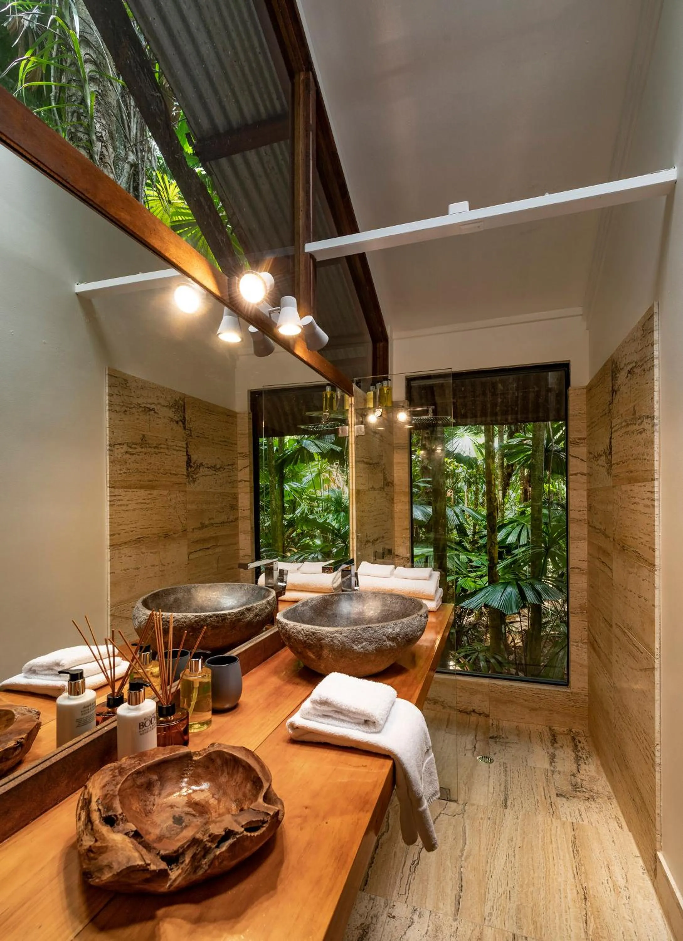 Shower in Daintree Wilderness Lodge