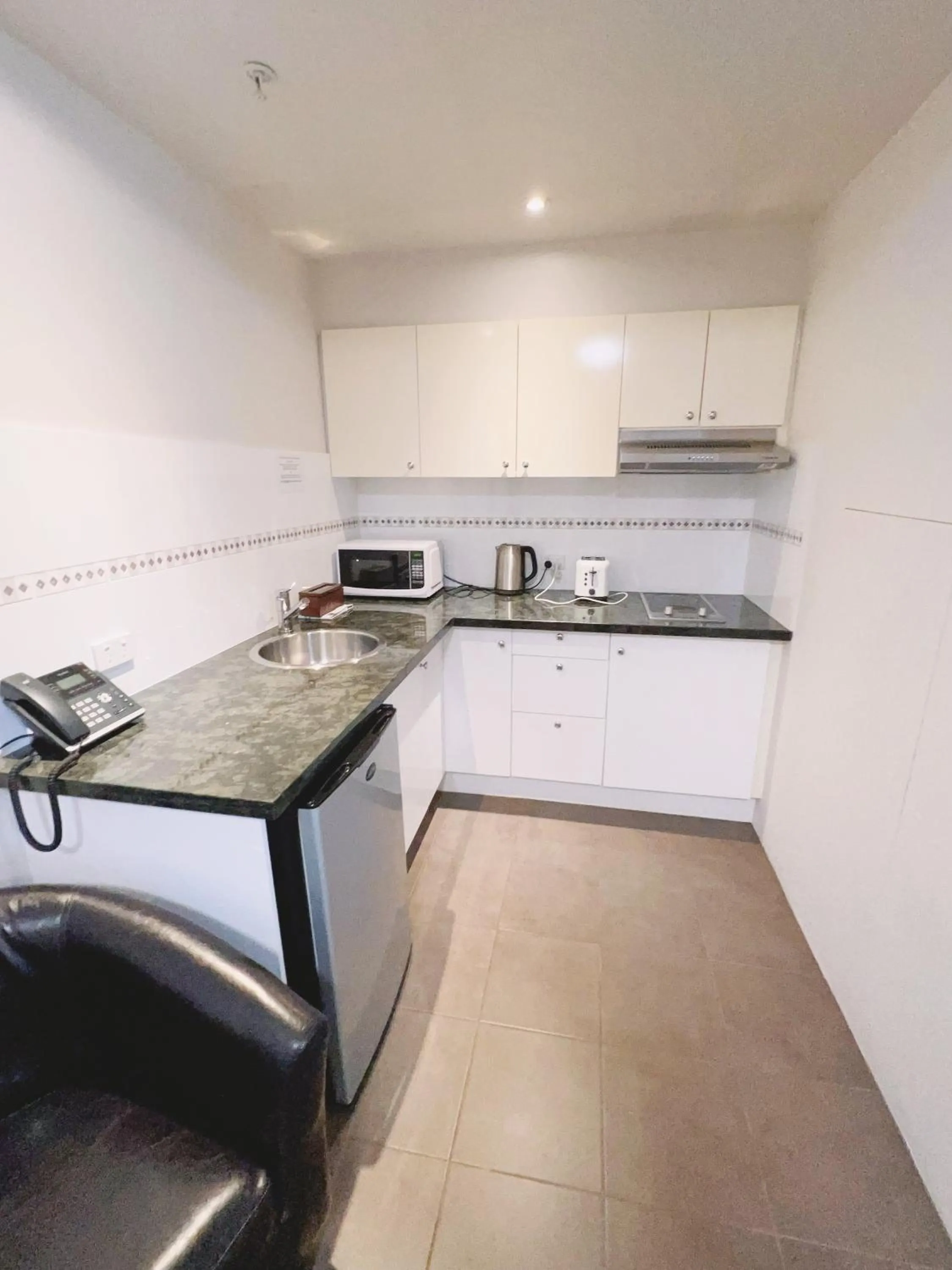 Kitchen or kitchenette in Carlton Lygon Lodge - Close to Melbourne Uni