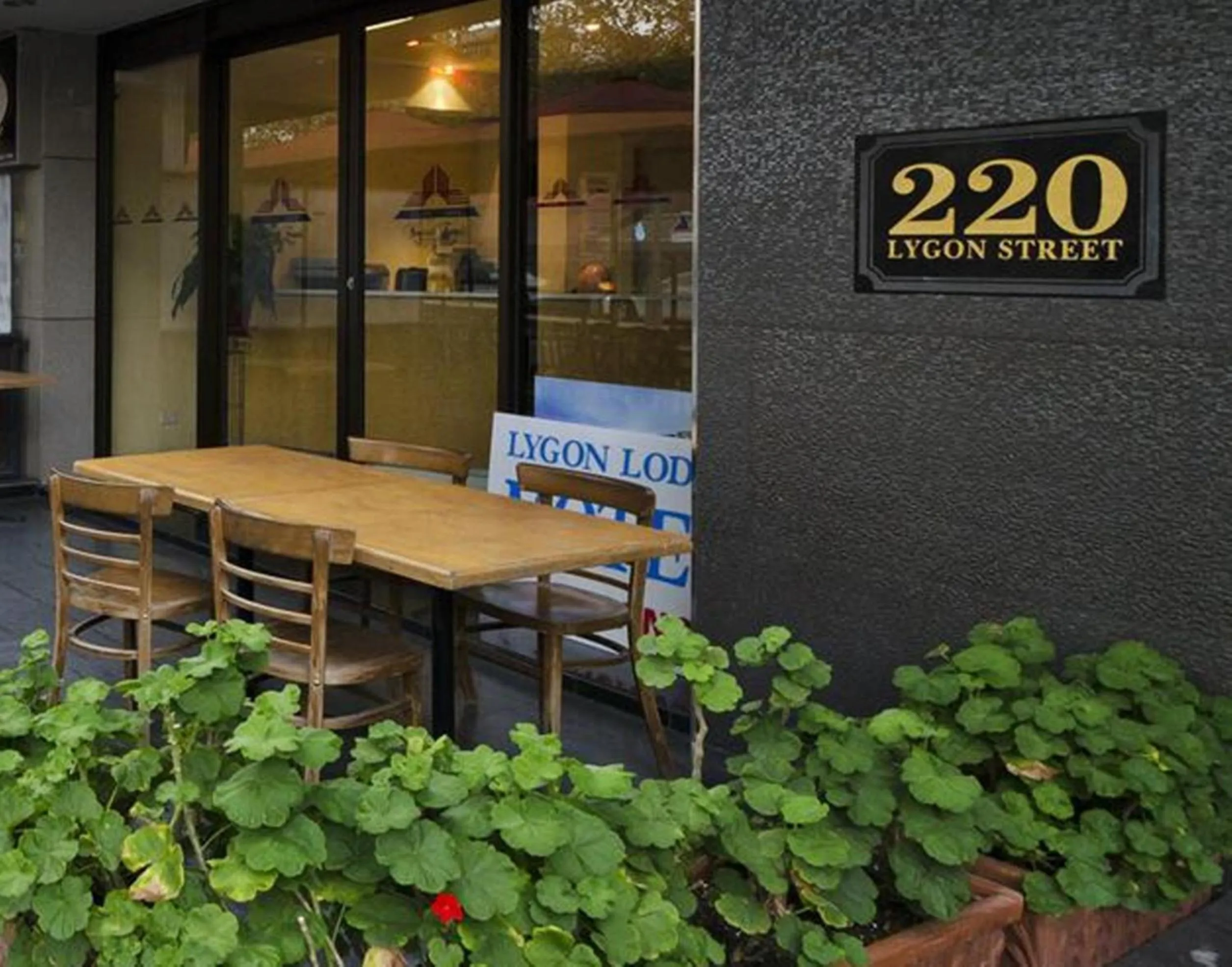 Facade/entrance in Carlton Lygon Lodge - Close to Melbourne Uni