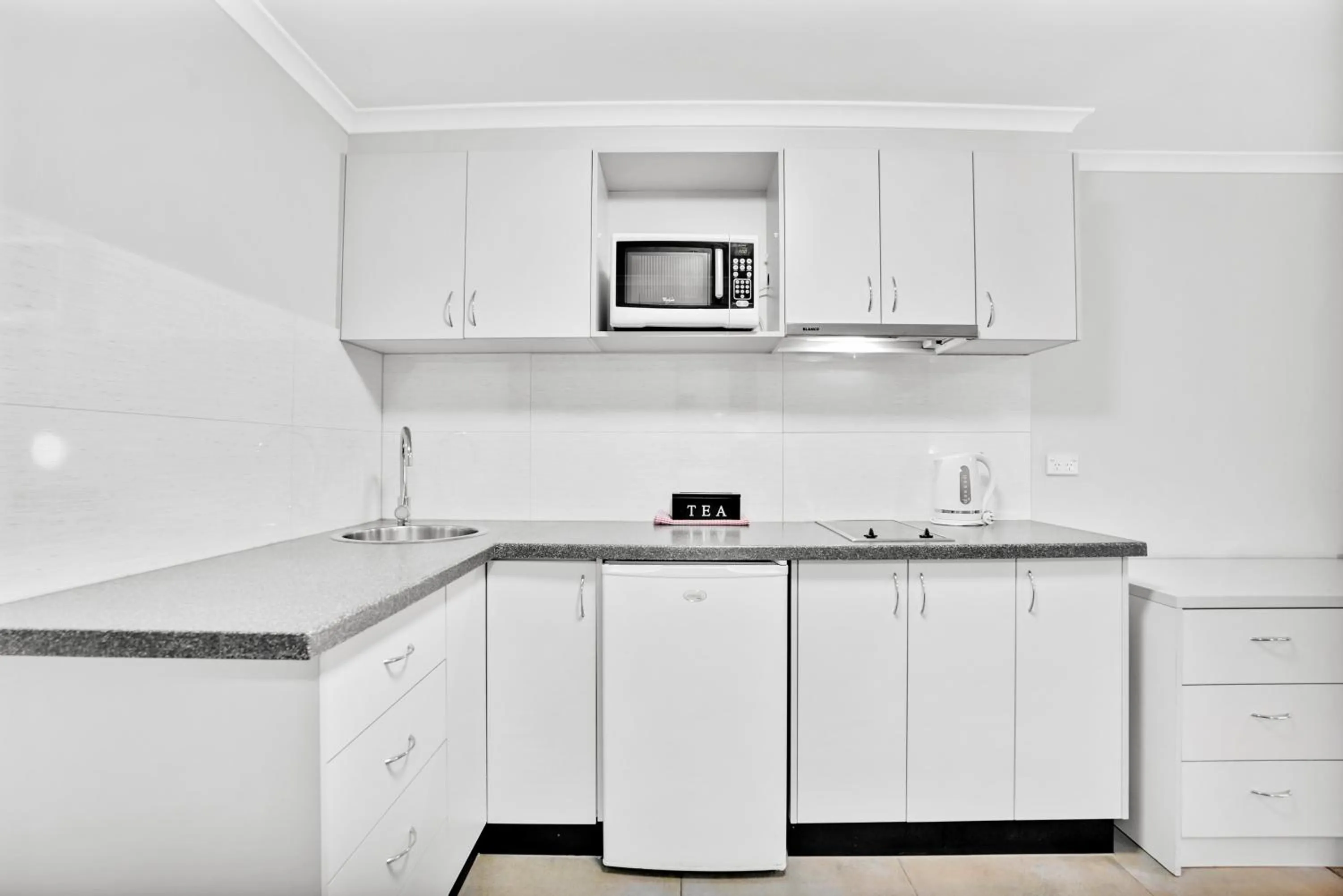 Kitchen or kitchenette in Carlton Lygon Lodge - Close to Melbourne Uni