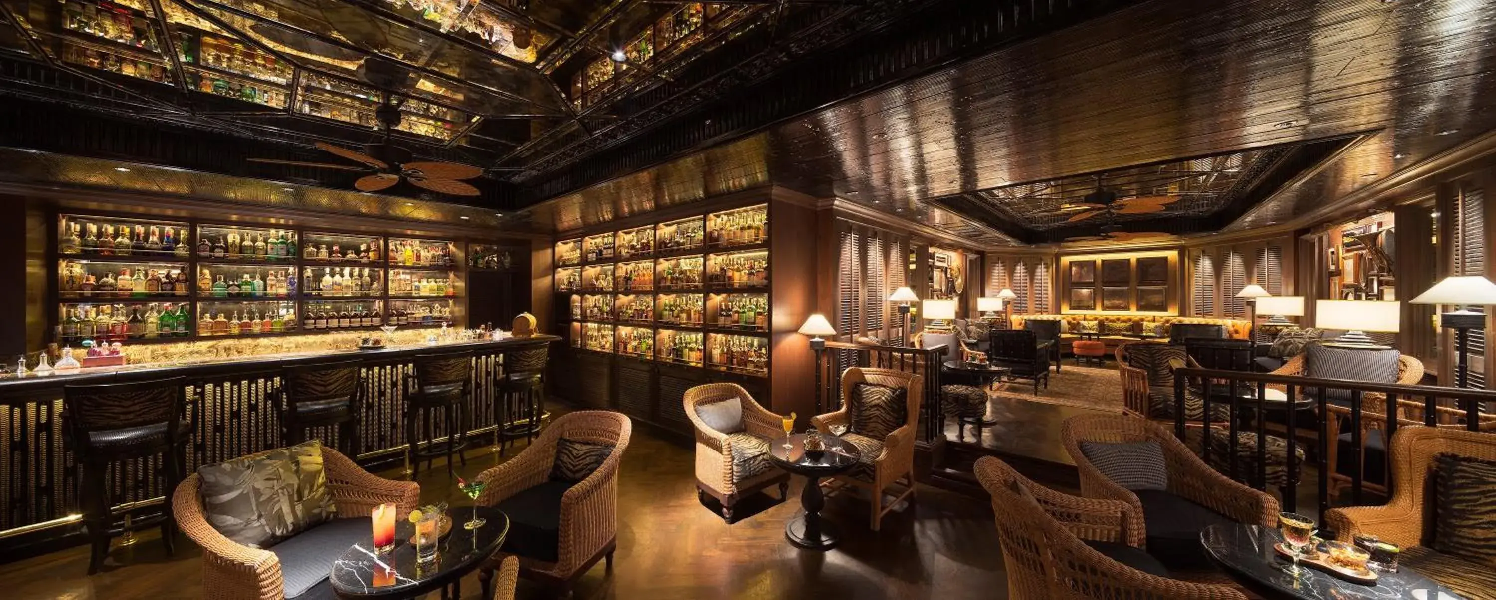 Lounge or bar in Mandarin Oriental, Bangkok Lounge or bar in Mandarin Oriental, Bangkok