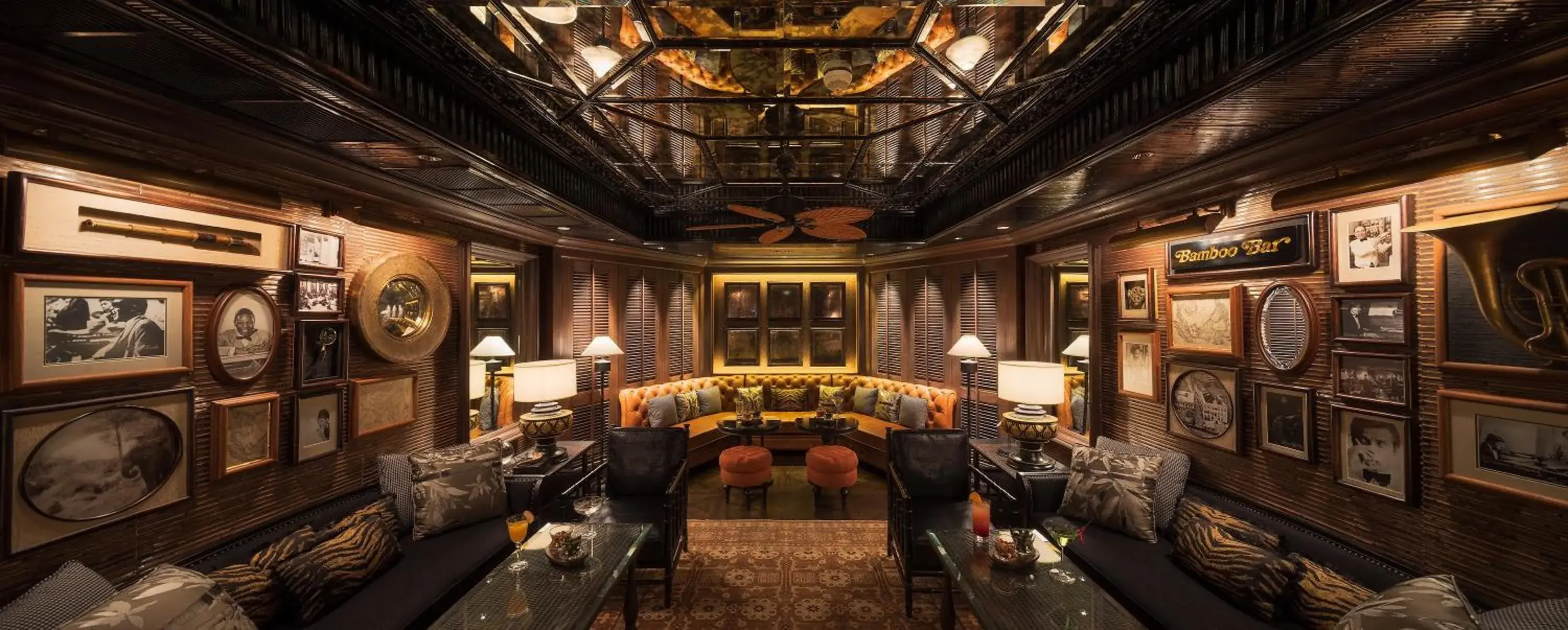 Lounge or bar in Mandarin Oriental, Bangkok Lounge or bar in Mandarin Oriental, Bangkok