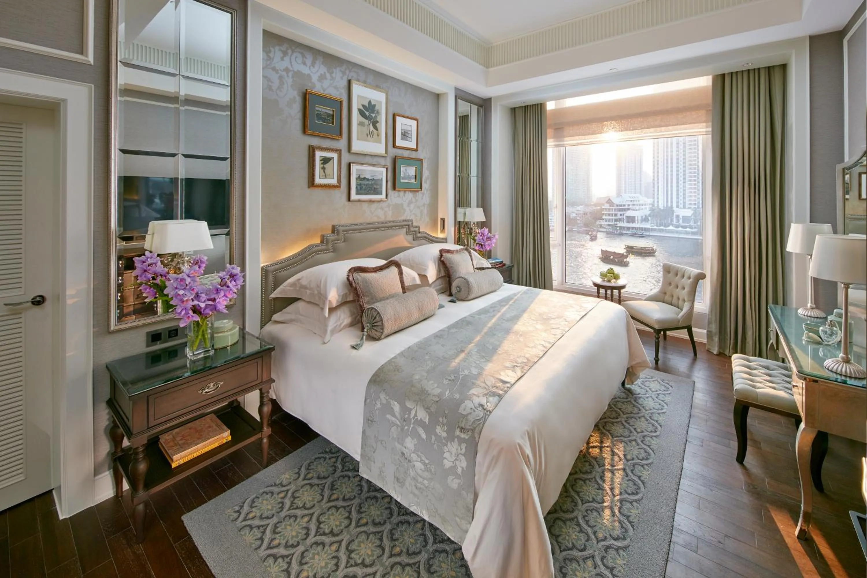 Bed in Mandarin Oriental, Bangkok