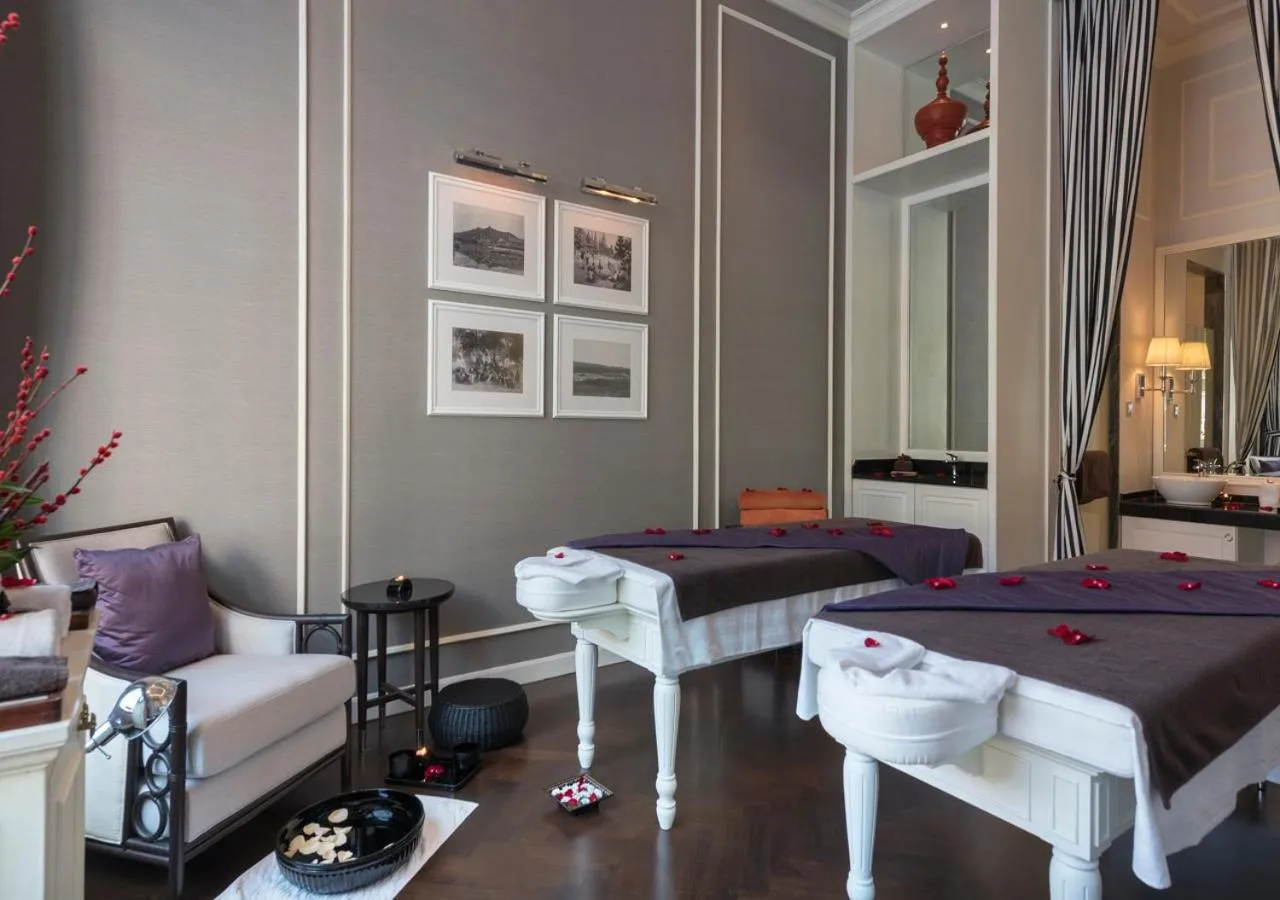 Massage, Bed in The Strand, Yangon