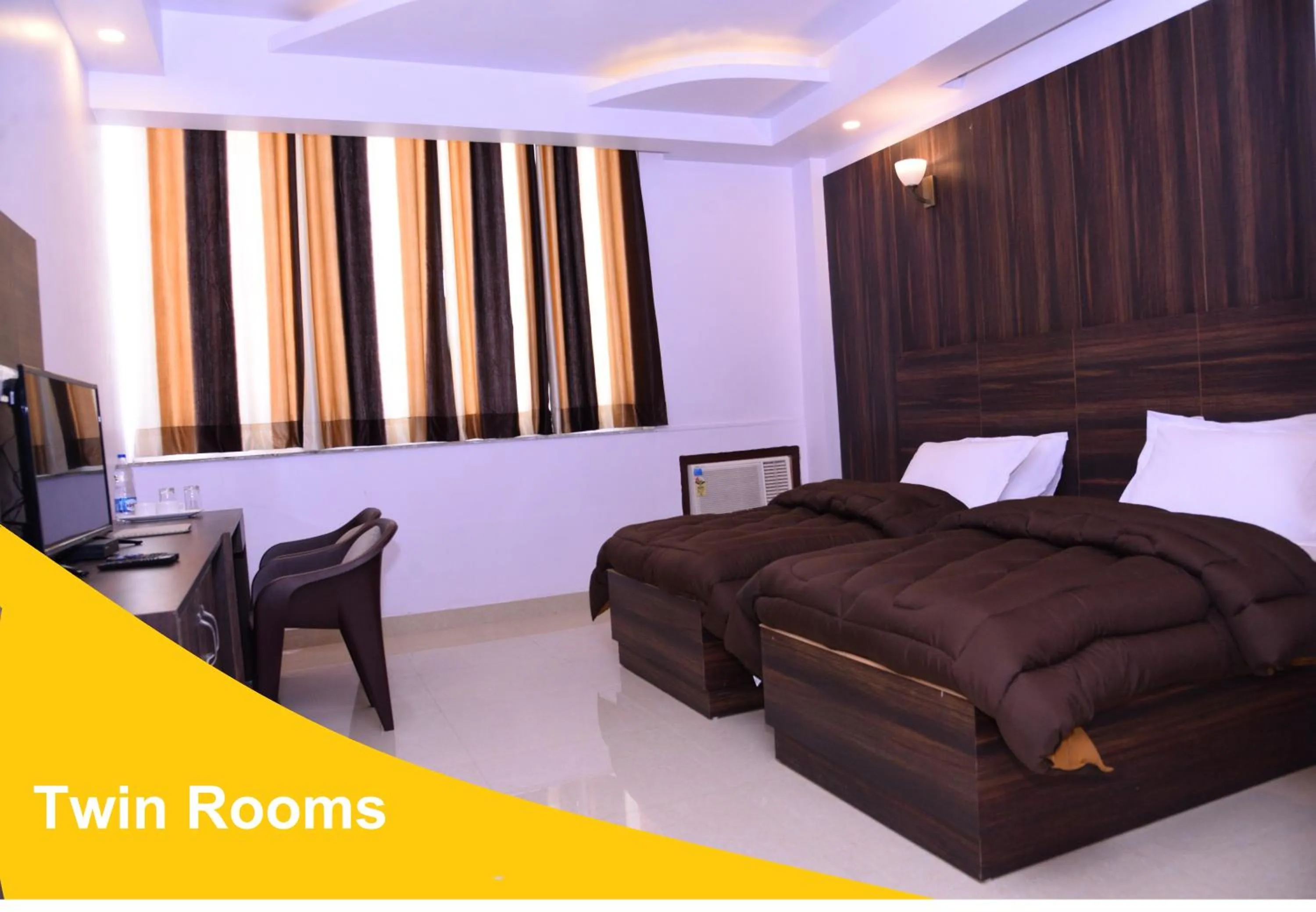 Photo of the whole room, Bed in The Ravindram Hotel